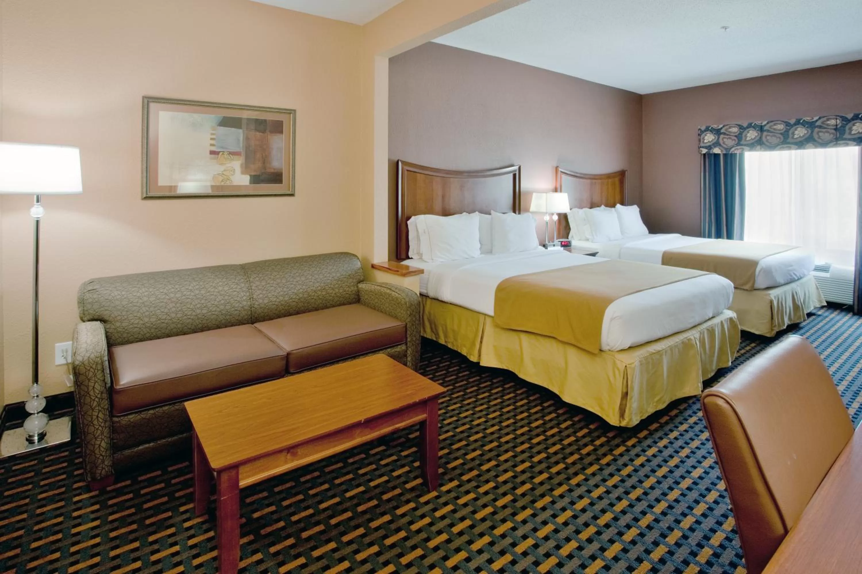 Photo of the whole room, Bed in Holiday Inn Express Hotel & Suites Suffolk by IHG