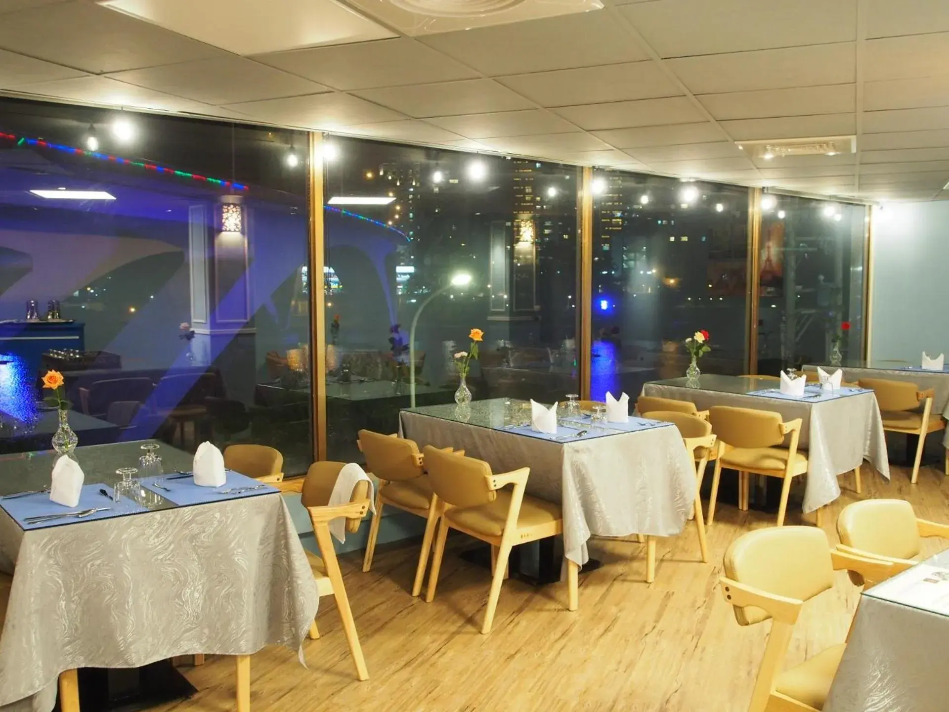 Dinner, Restaurant/Places to Eat in Bitan Hotel