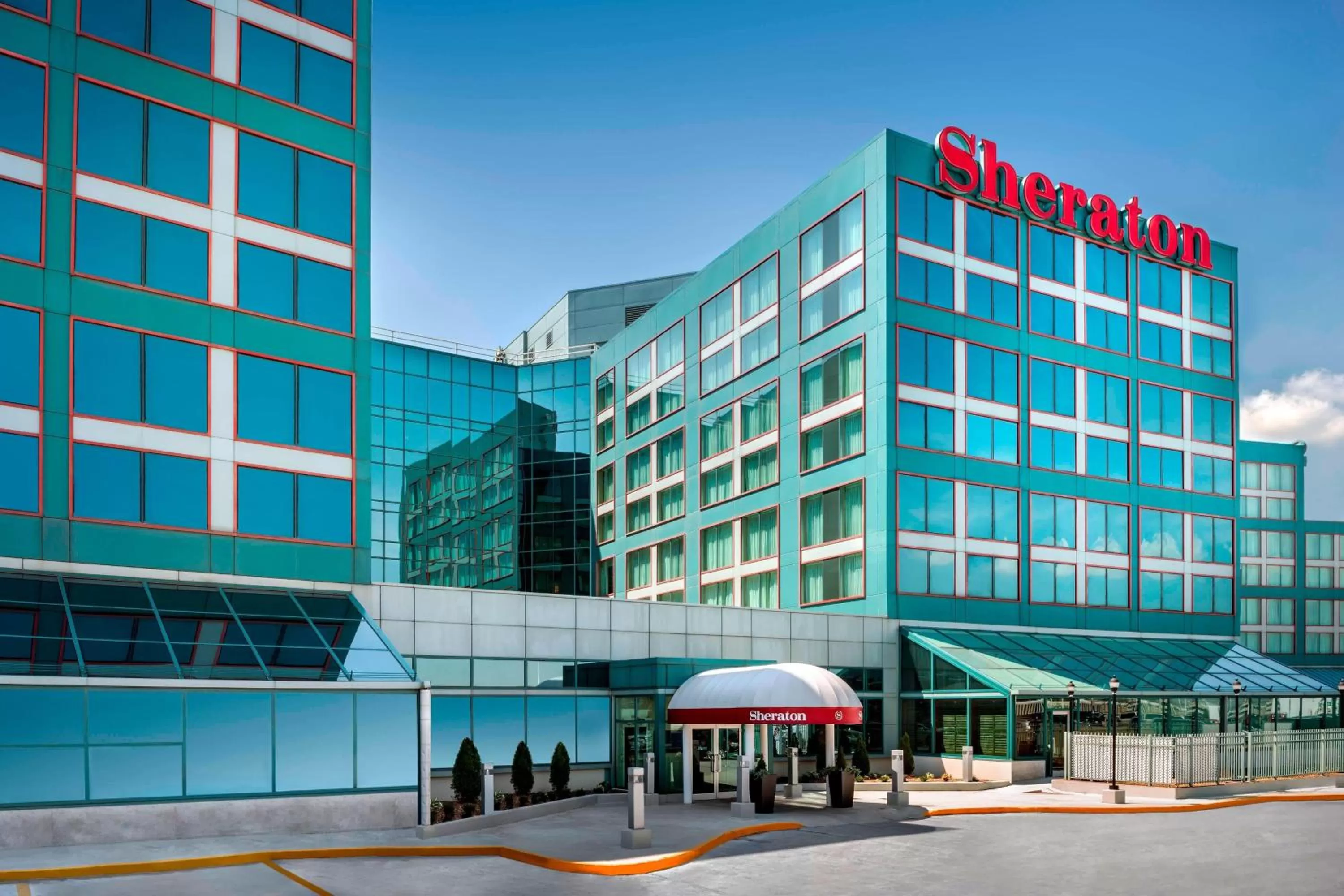 Property building in Sheraton Gateway Hotel in Toronto International Airport