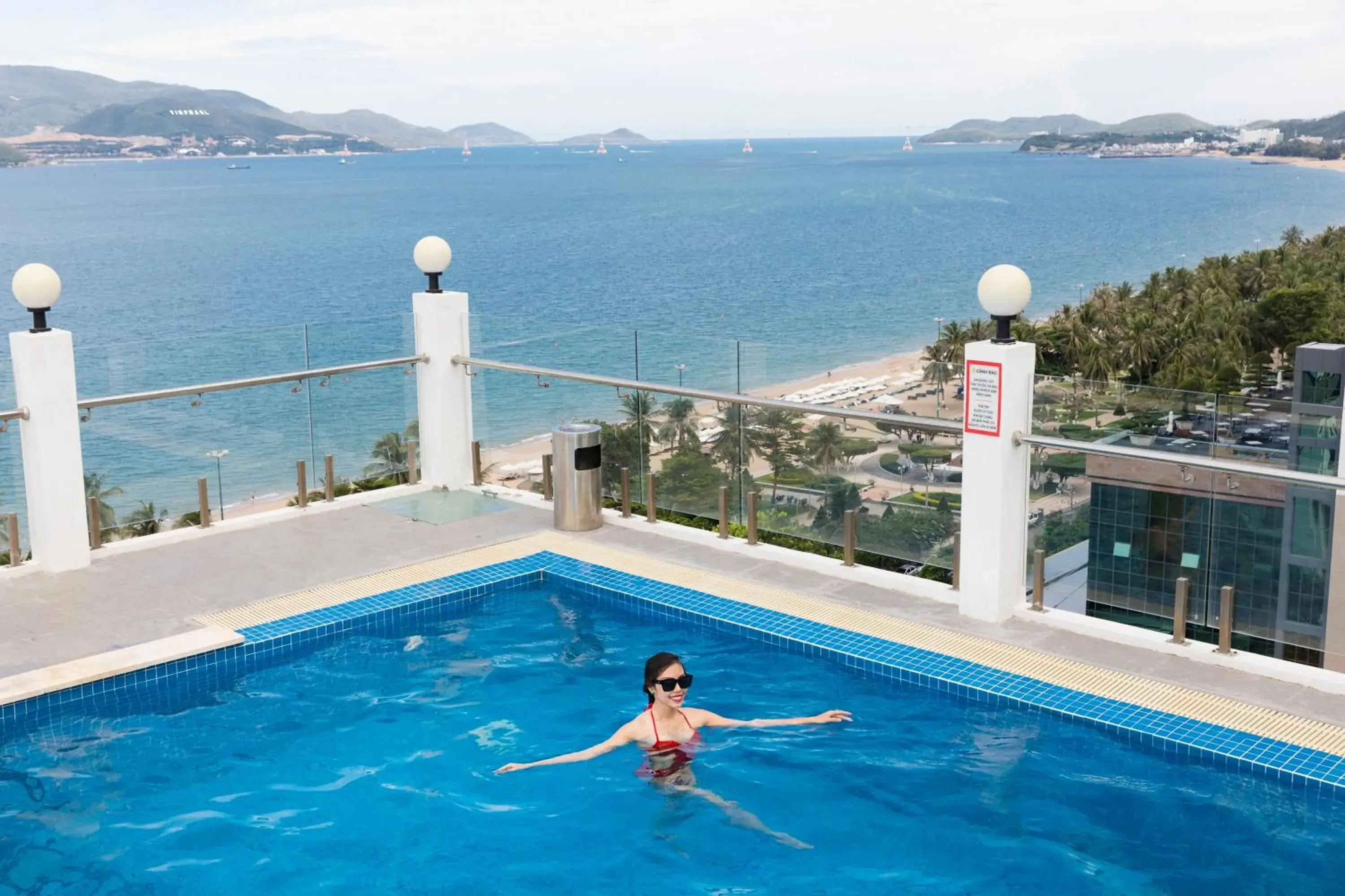 Sea view, Swimming Pool in Sun City Hotel