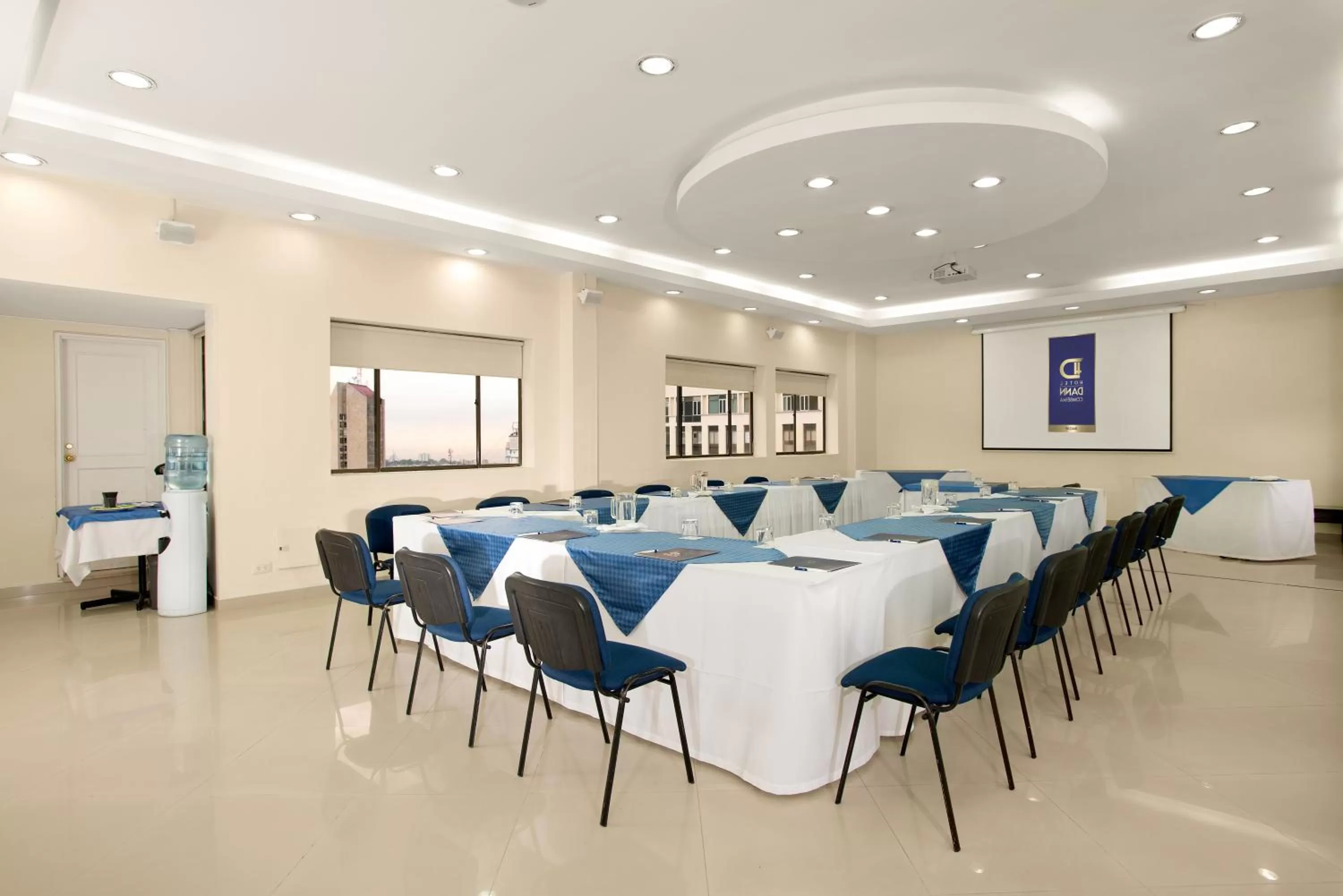 Business facilities in Hotel Dann Combeima