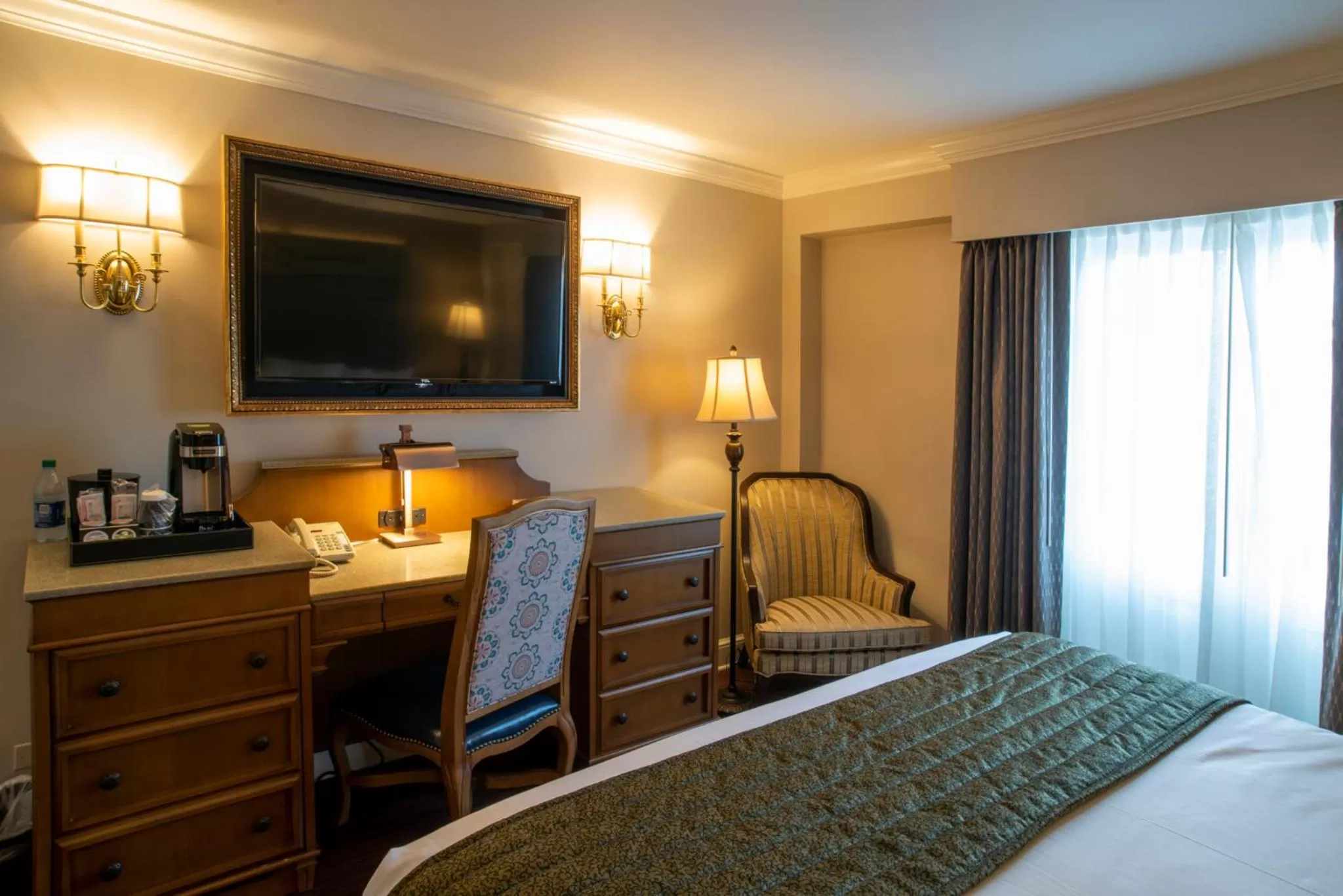 TV and multimedia in Hotel St. Marie