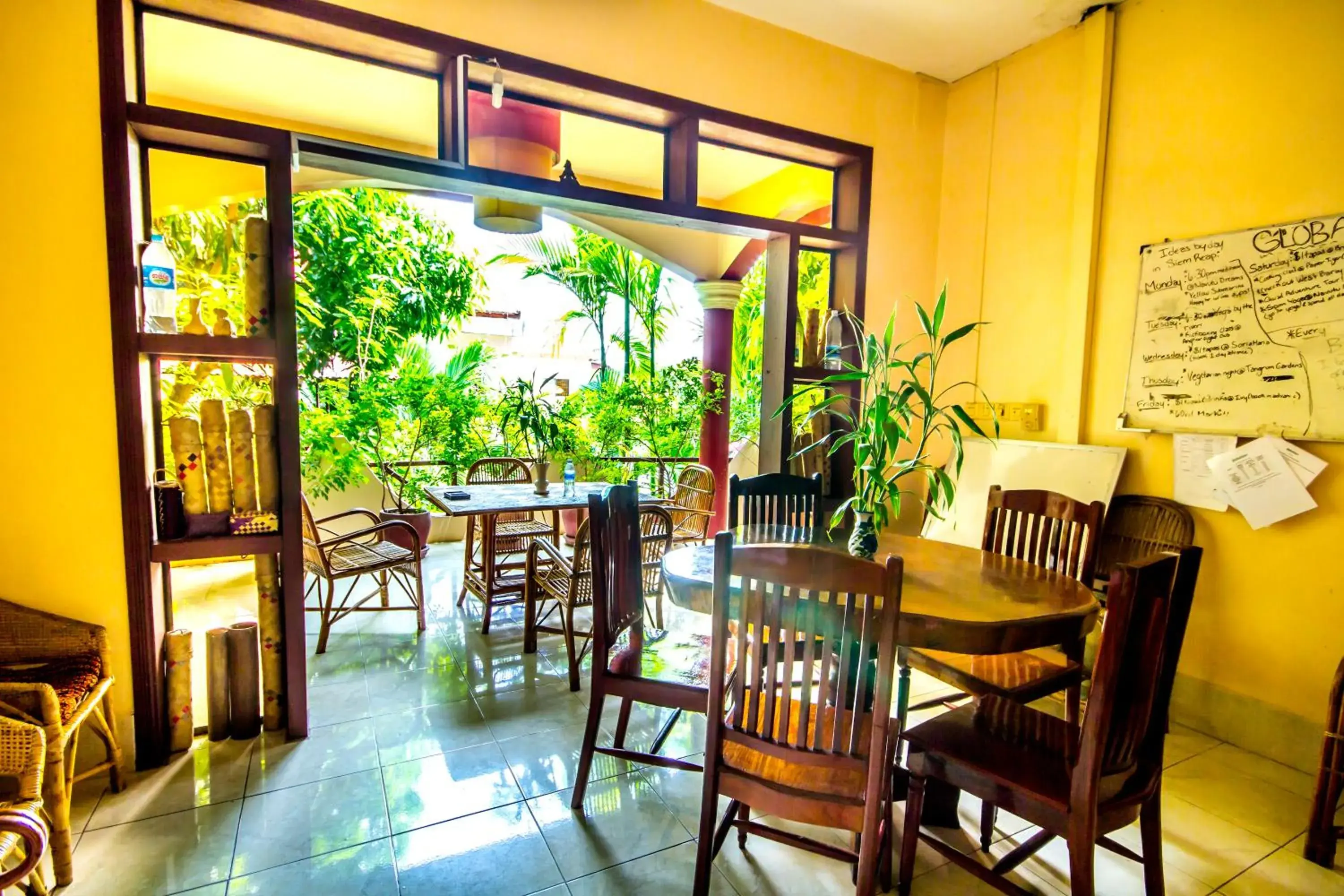 Balcony/Terrace, Restaurant/Places to Eat in Bou Savy Guesthouse