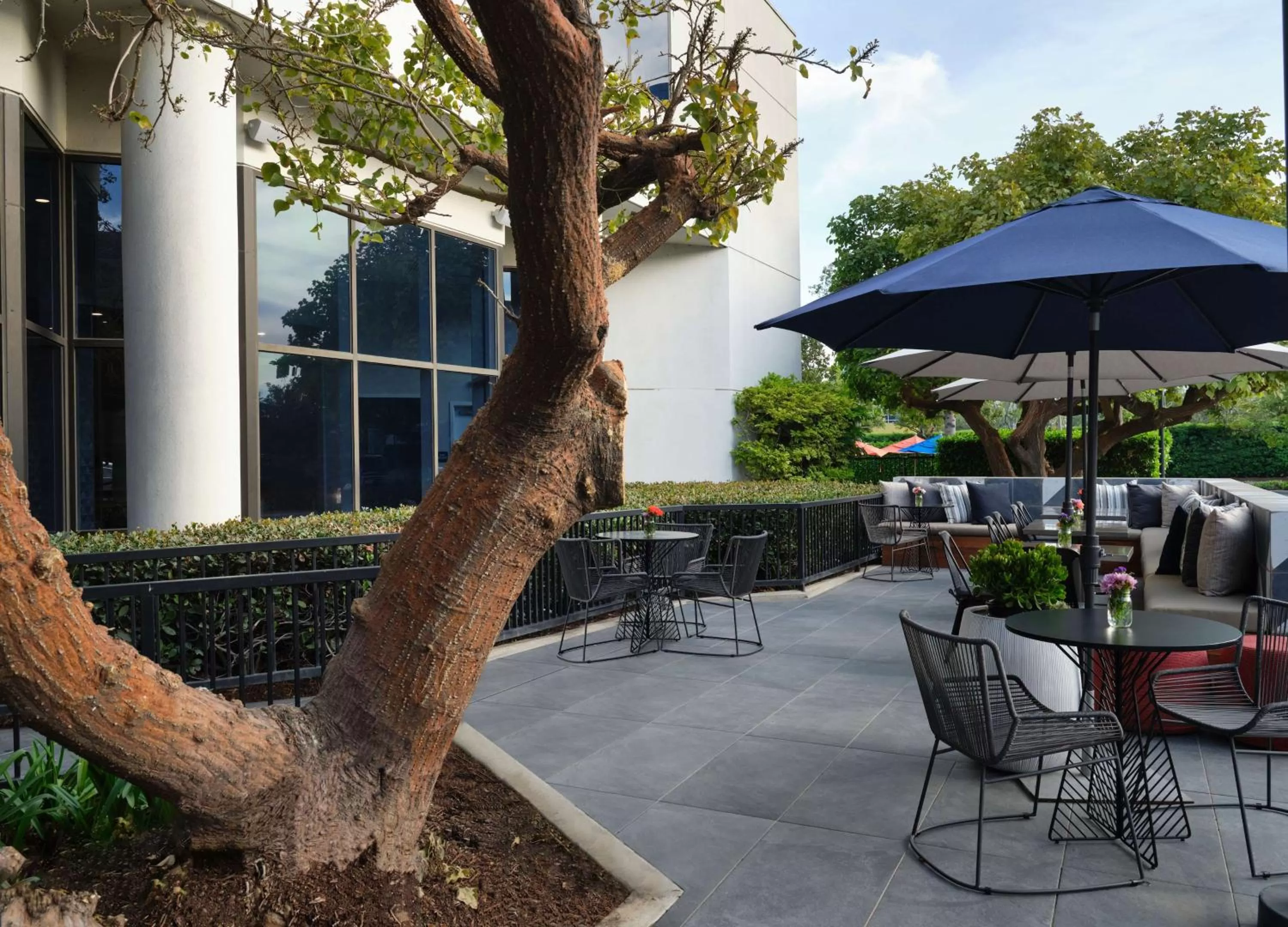 Property building in Sonesta Irvine John Wayne Airport