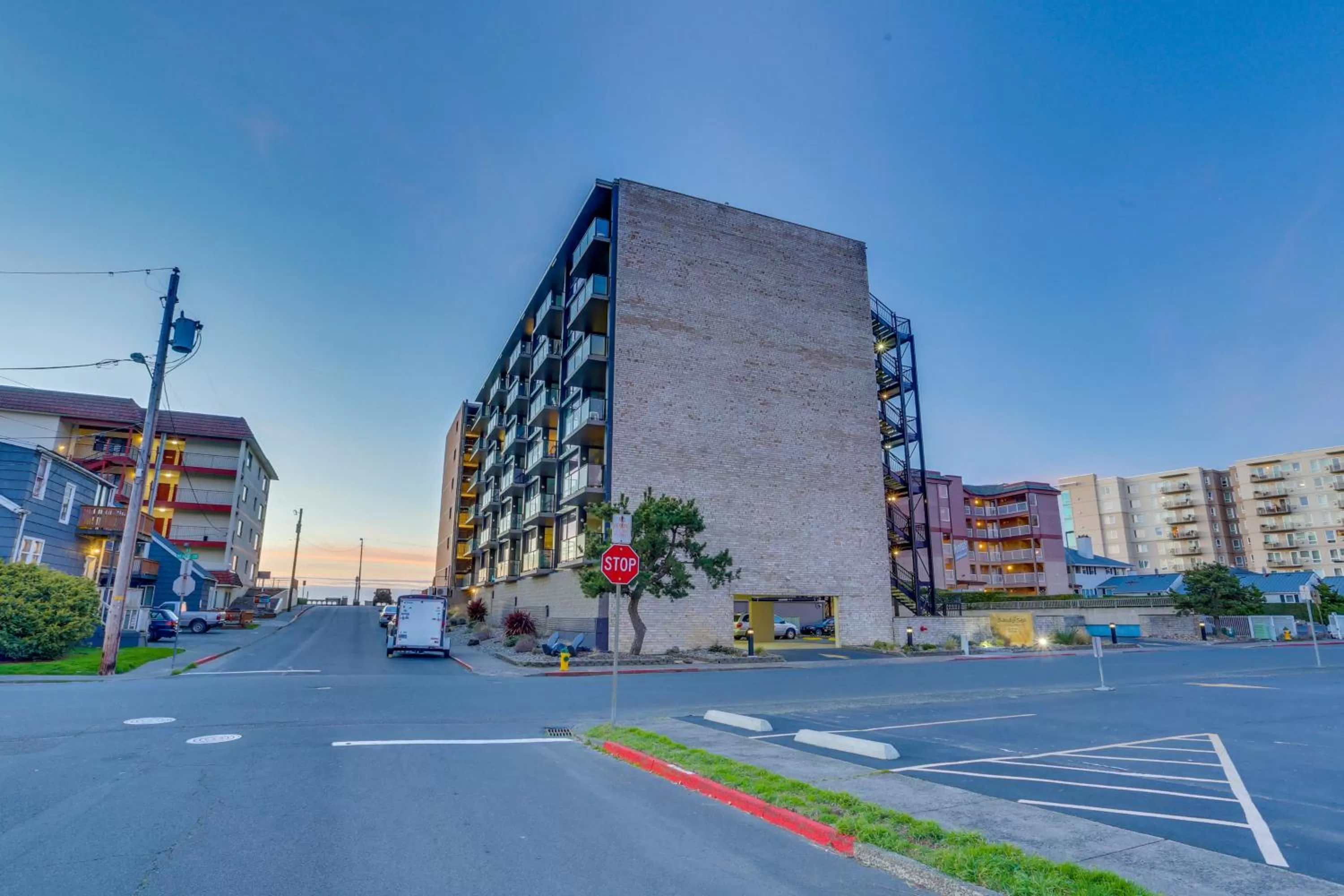 Property Building in Sand & Sea: Marine Dream (316)