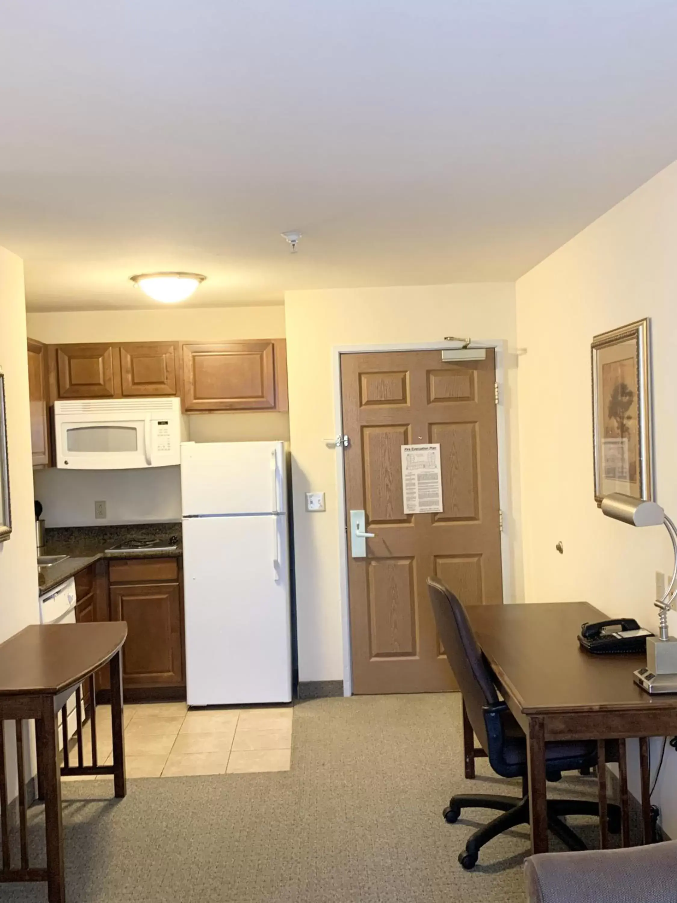 Kitchen/Kitchenette in Staybridge Suites - Albuquerque Airport, an IHG Hotel