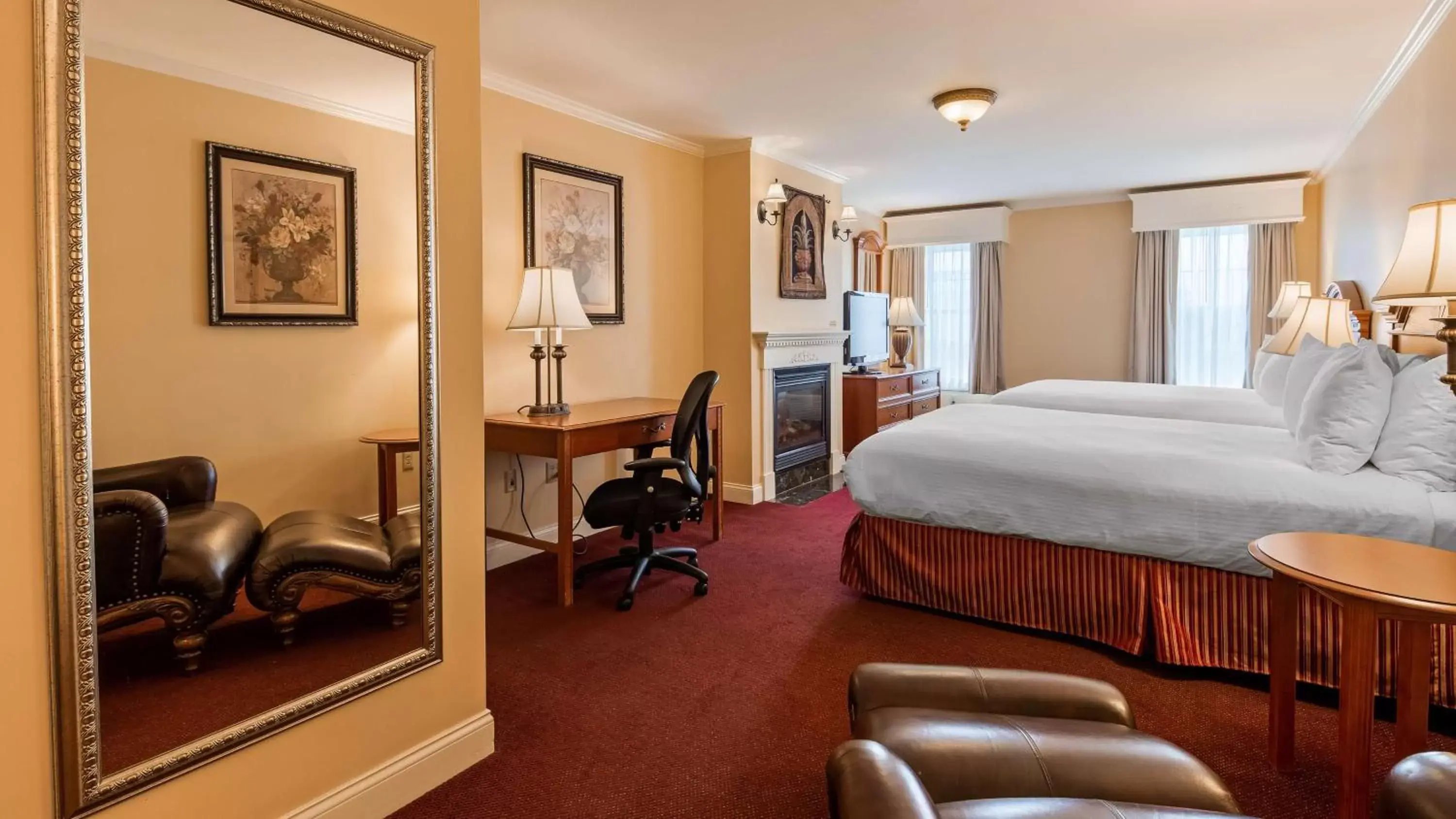 Photo of the whole room in Best Western White House Inn