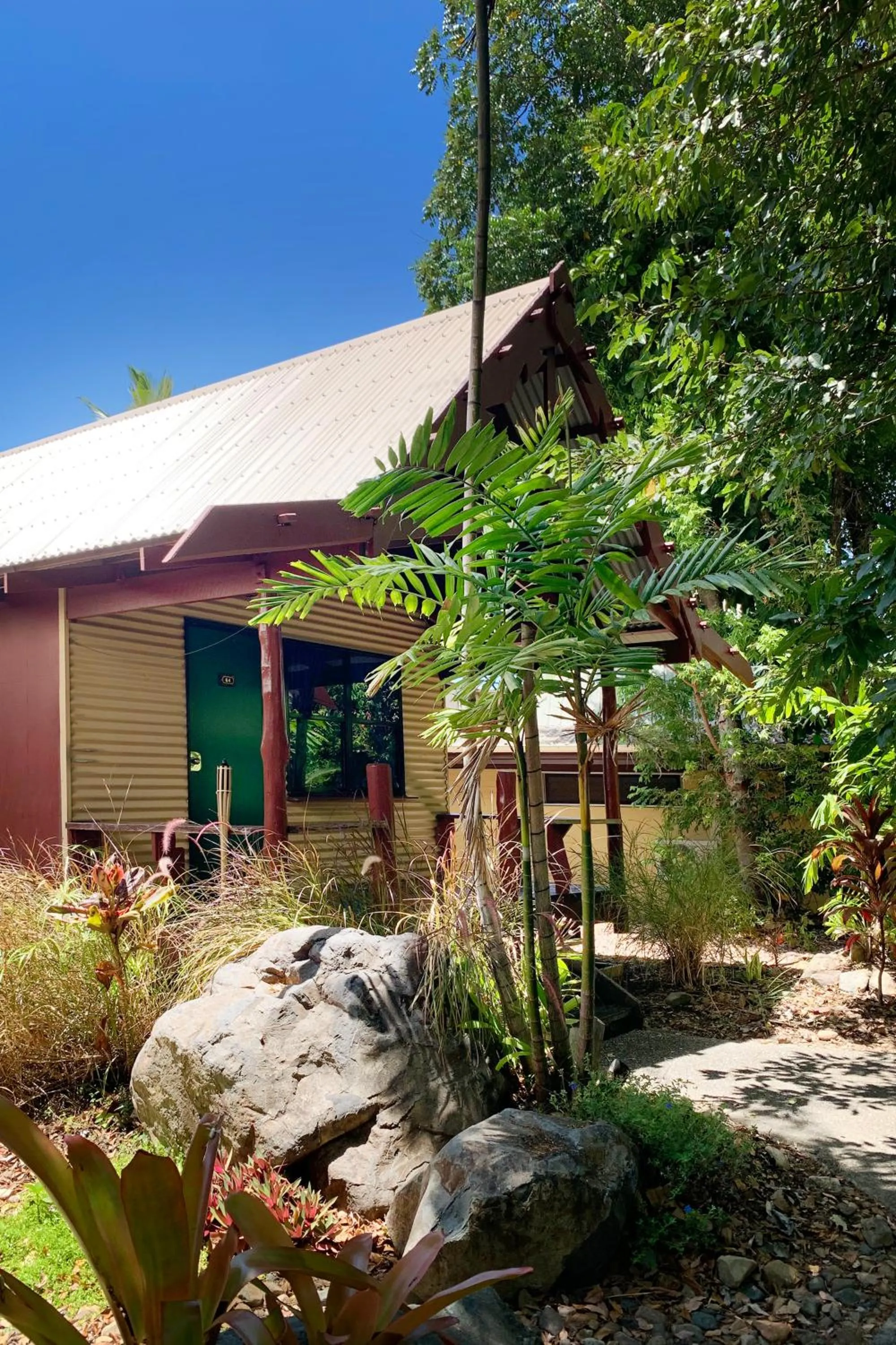 Property building in Airlie Beach Magnums - Adults Only