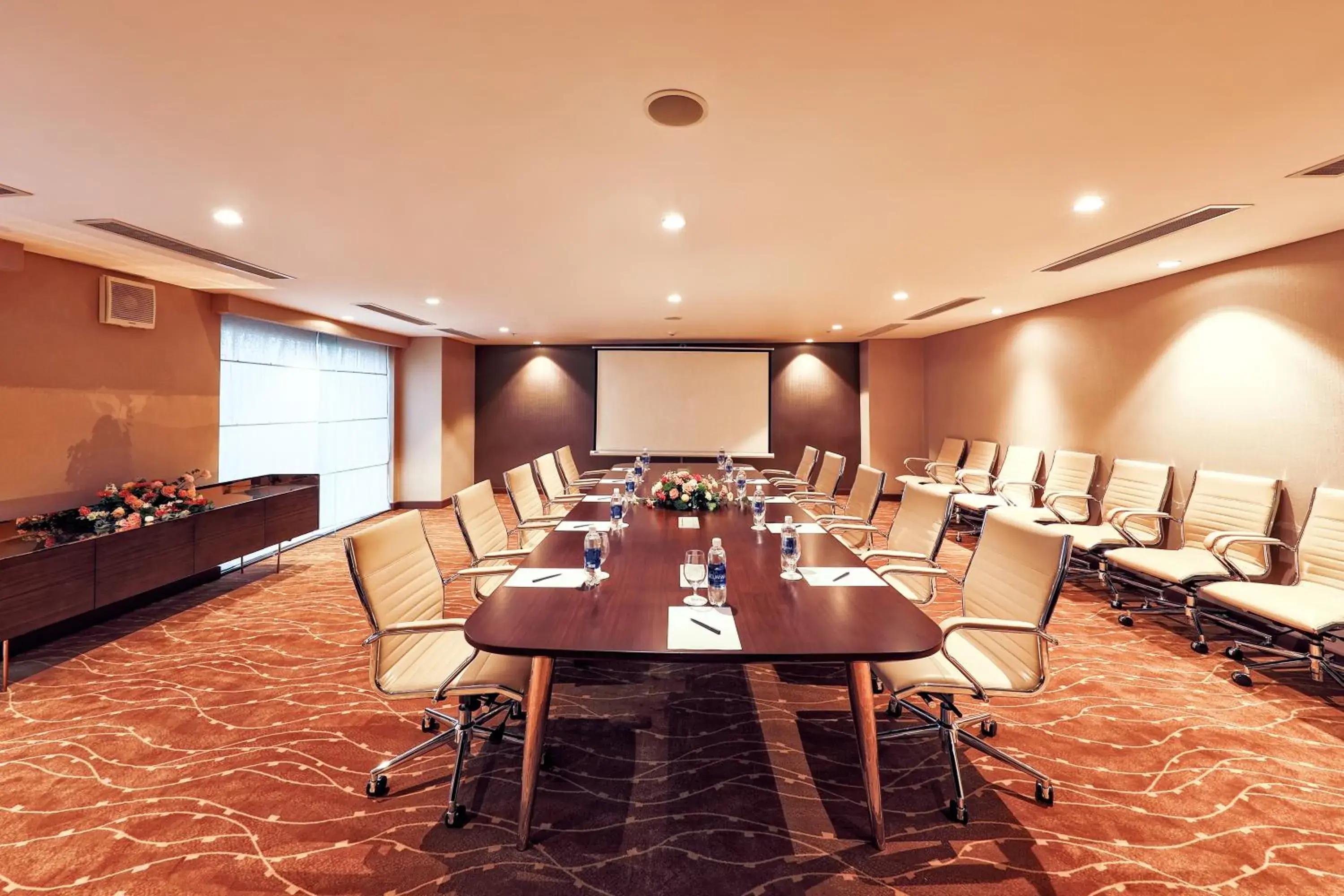 Meeting/conference room in Grand Vista Hanoi