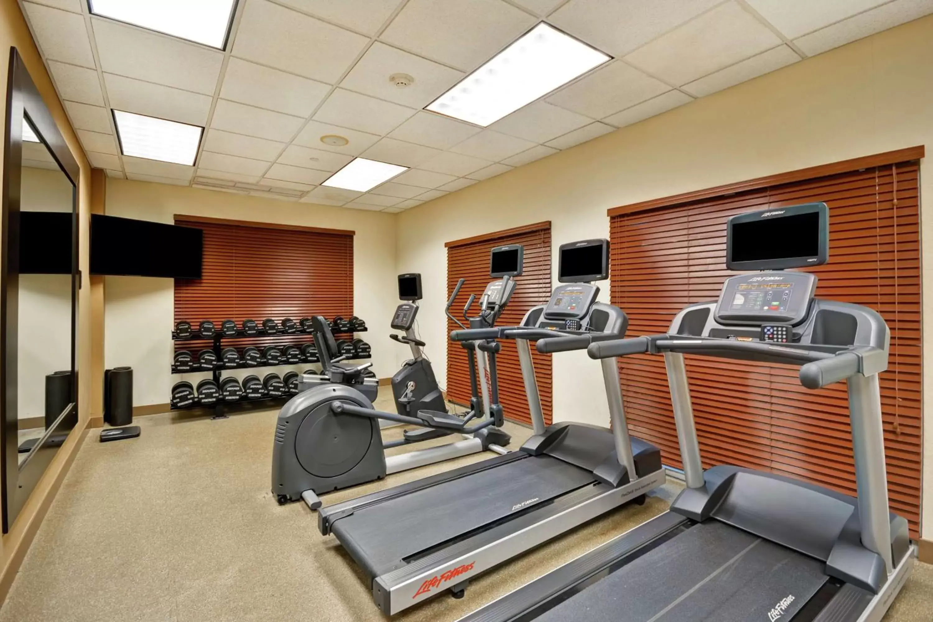 Fitness centre/facilities, Fitness Center/Facilities in Hilton Garden Inn Ridgefield Park
