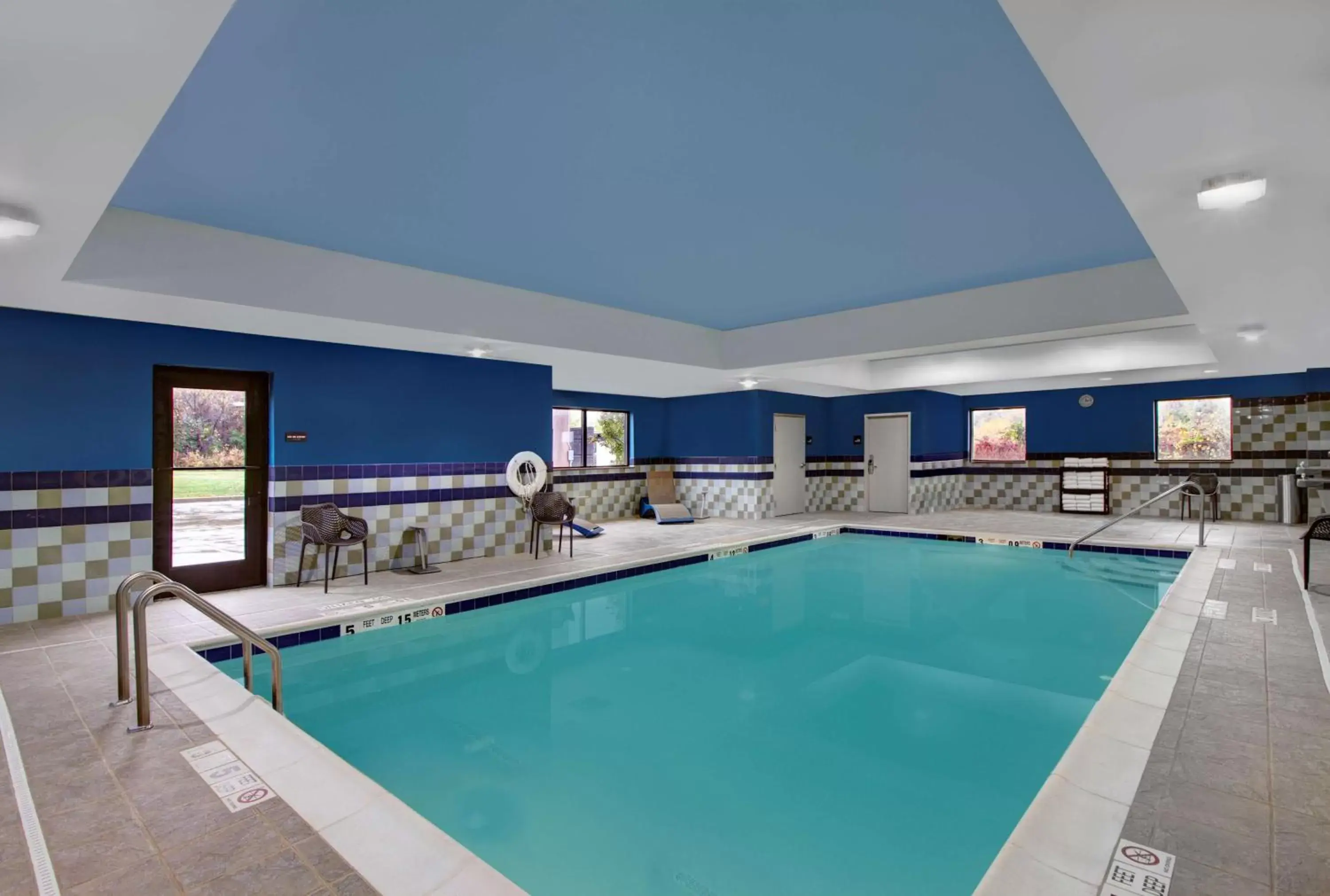 Pool view, Swimming Pool in Hampton Inn & Suites by Hilton Syracuse Dewitt