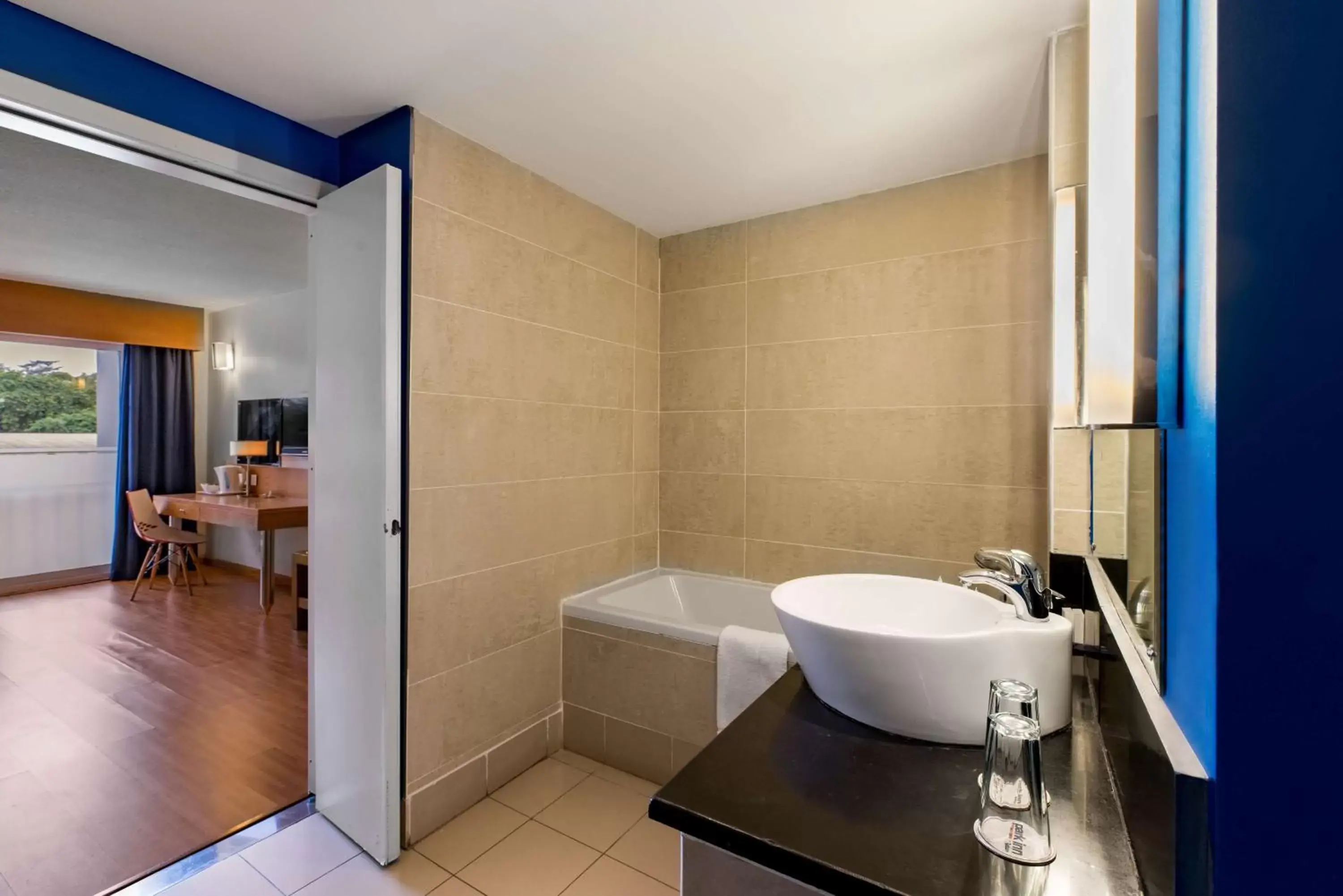 Suite with Balcony in Park Inn by Radisson Abeokuta Suite with Balcony in Park Inn by Radisson Abeokuta