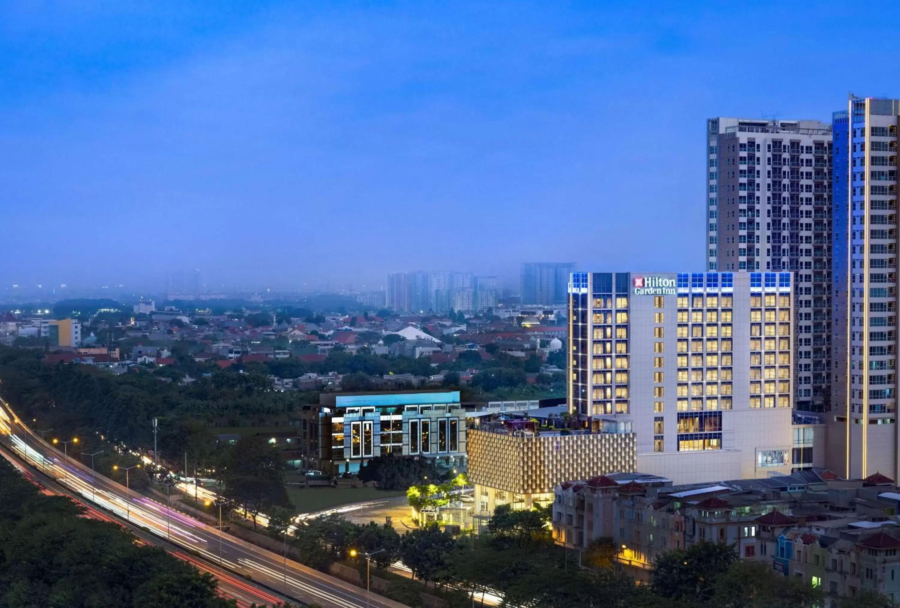 Property building in Hilton Garden Inn Jakarta Taman Palem Property building in Hilton Garden Inn Jakarta Taman Palem
