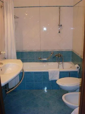 Bathroom in Hotel Dina