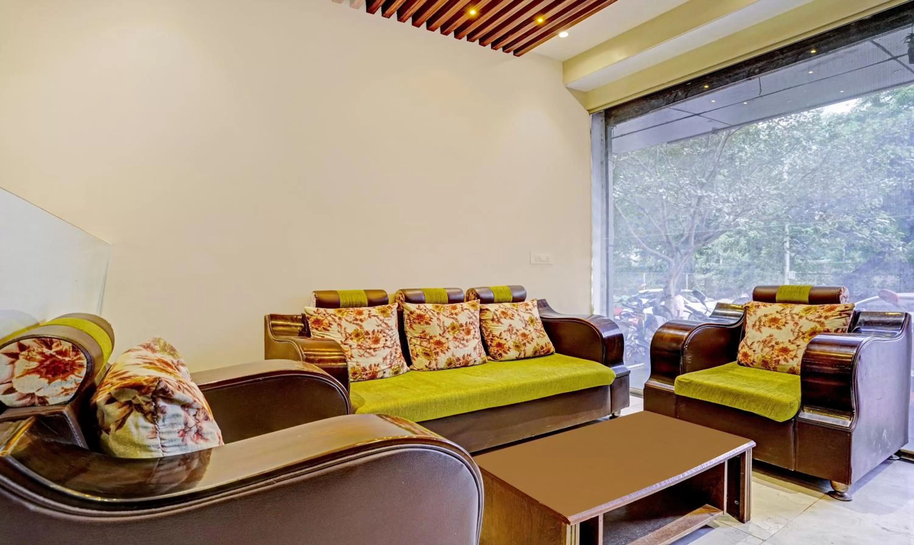 Seating Area in Itsy By Treebo - Radhika Ex