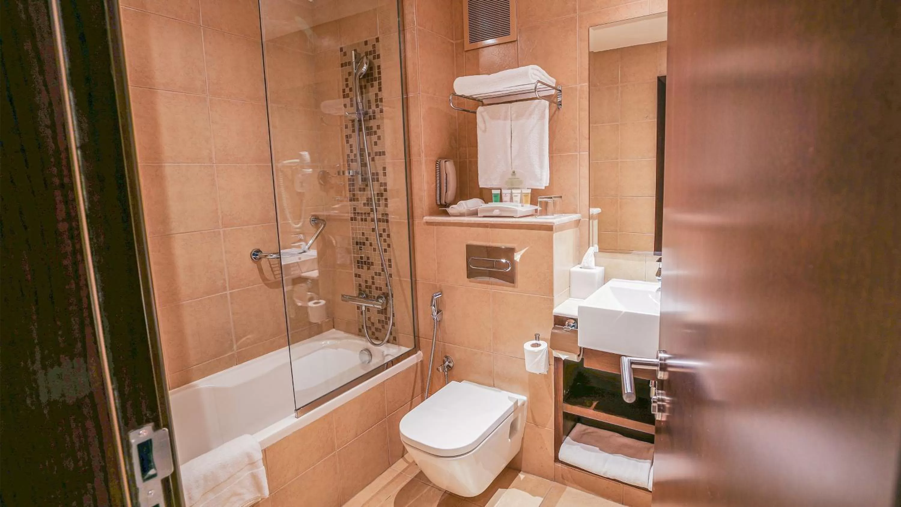 Bathroom in Copthorne Downtown by Millennium