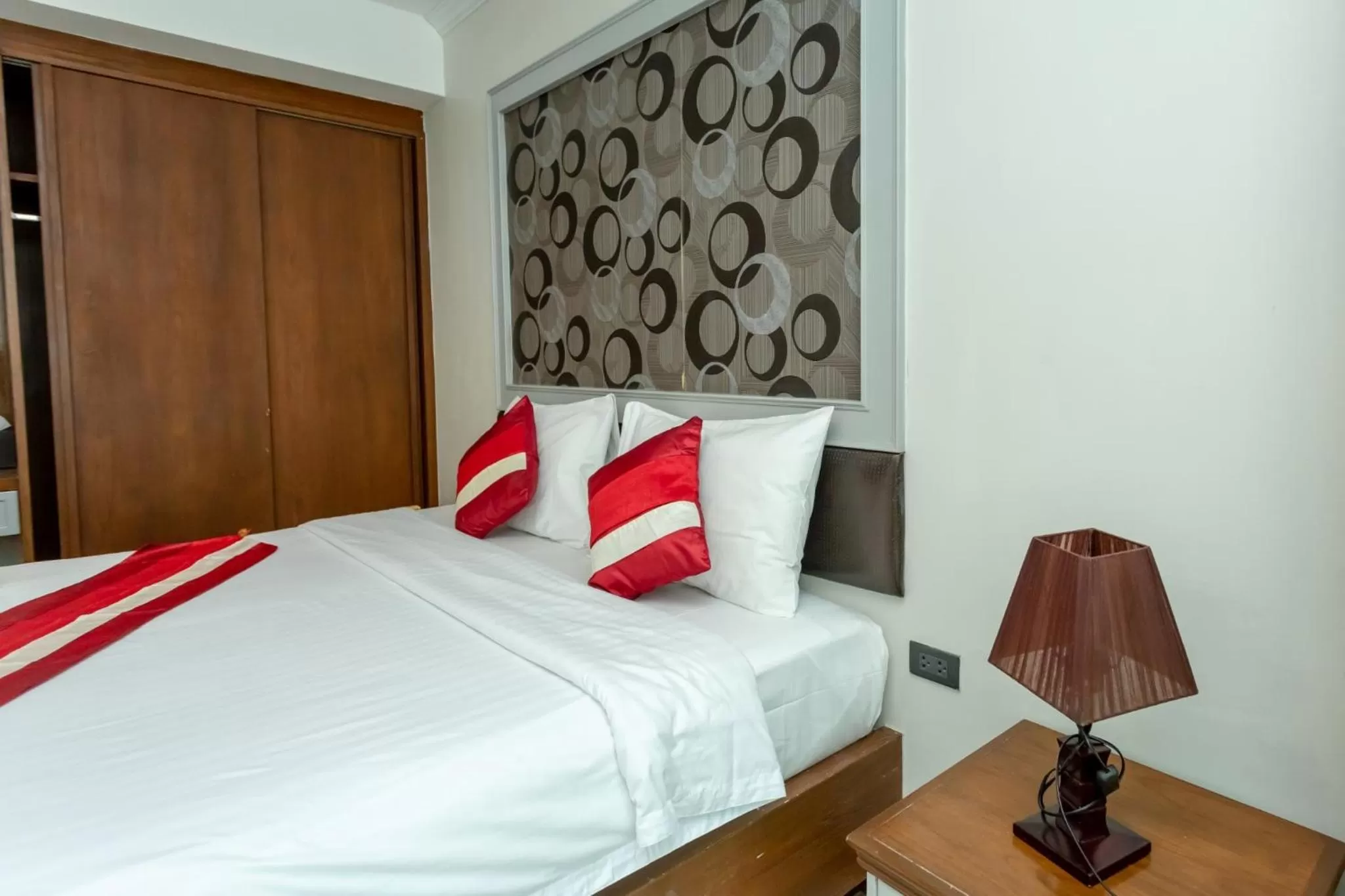 Photo of the whole room, Bed in Honey Boutique Hotel