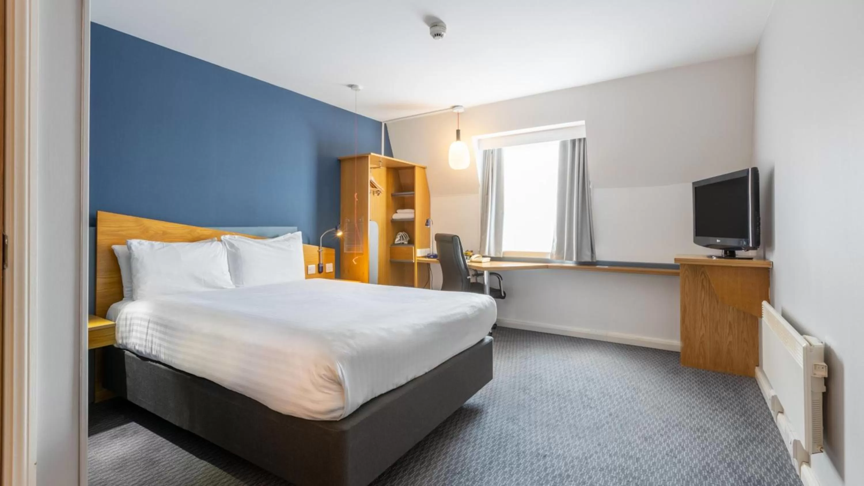 Photo of the whole room, Bed in Holiday Inn Express Aberdeen City Centre by IHG