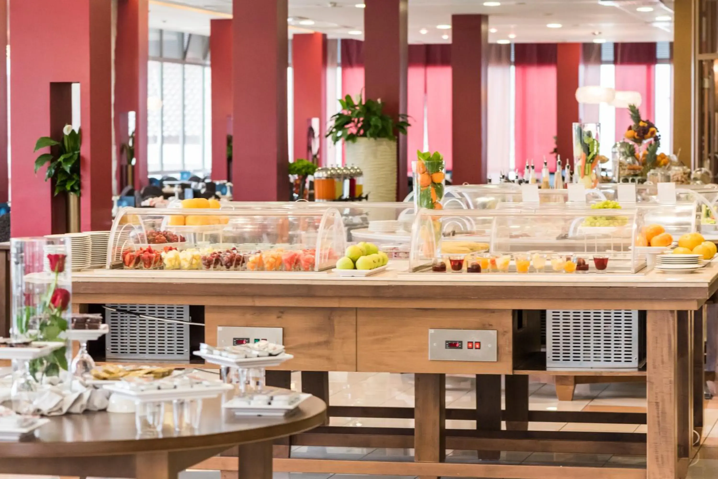 Buffet breakfast, Restaurant/Places to Eat in Hotel Melia Coral for Plava Laguna