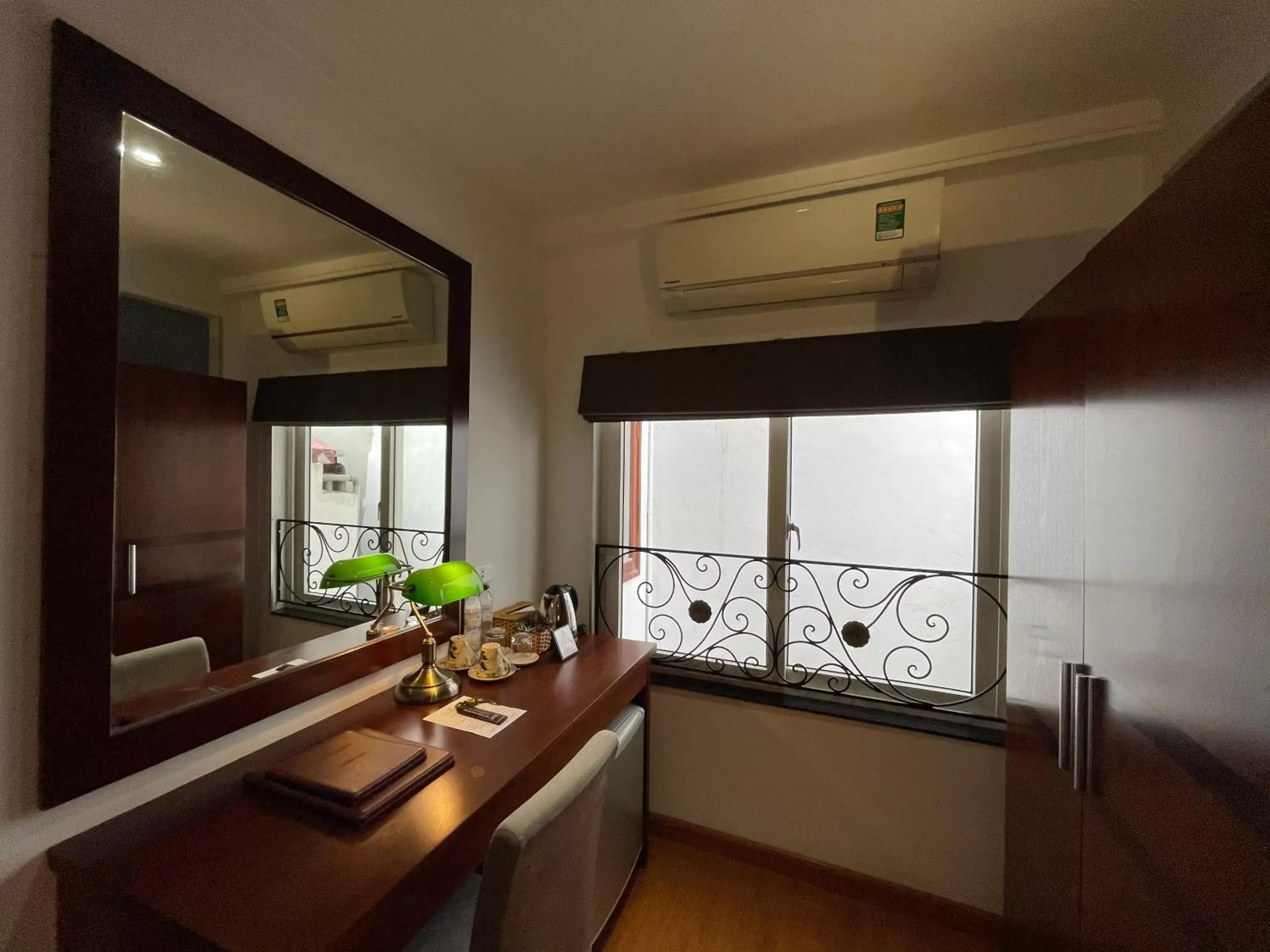 Coffee/tea facilities, Kitchen/Kitchenette in The Vancouver Hotel - Ninh Binh