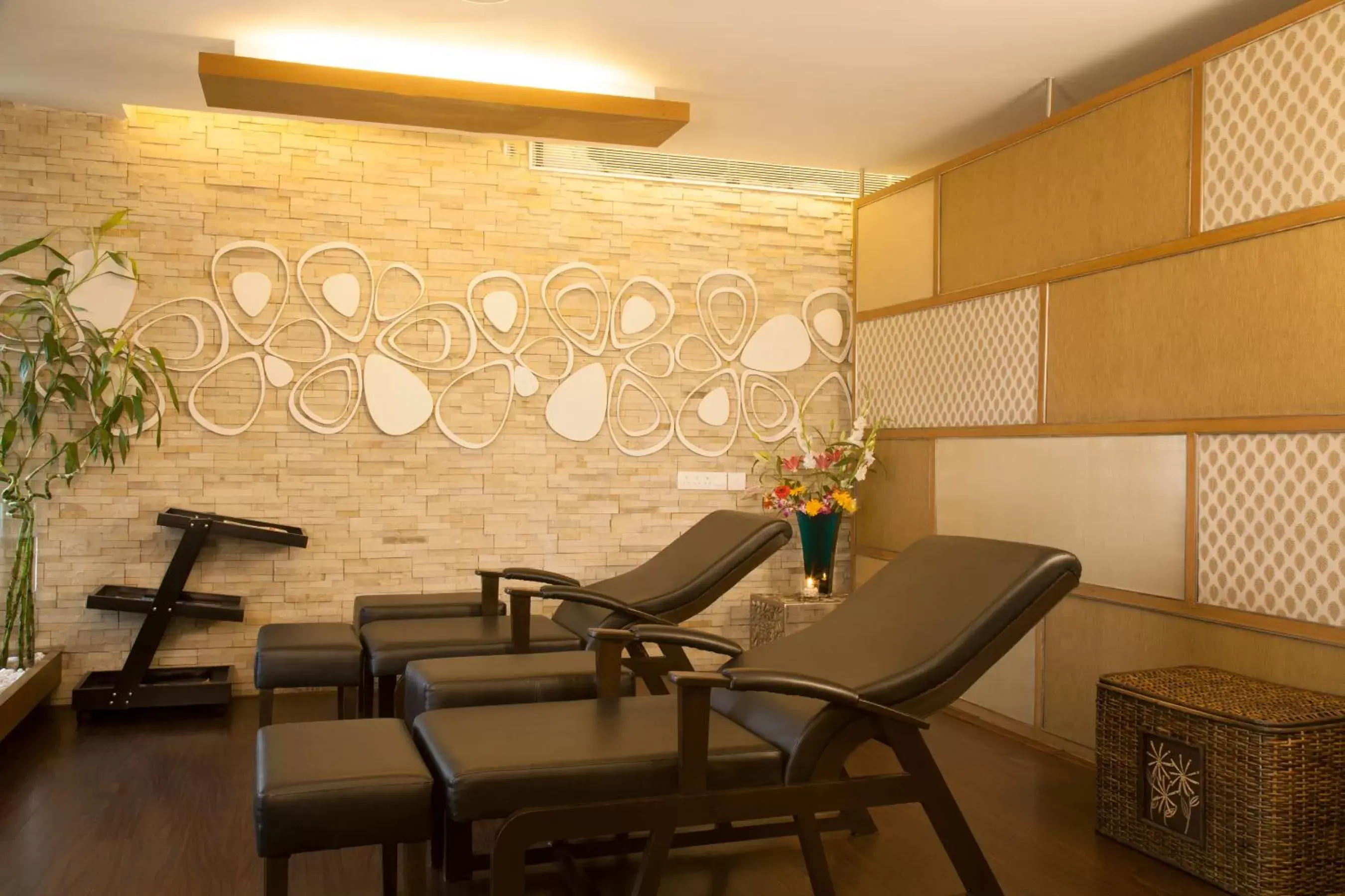 Spa and wellness centre/facilities, Seating Area in Radisson Blu Hotel Pune Kharadi