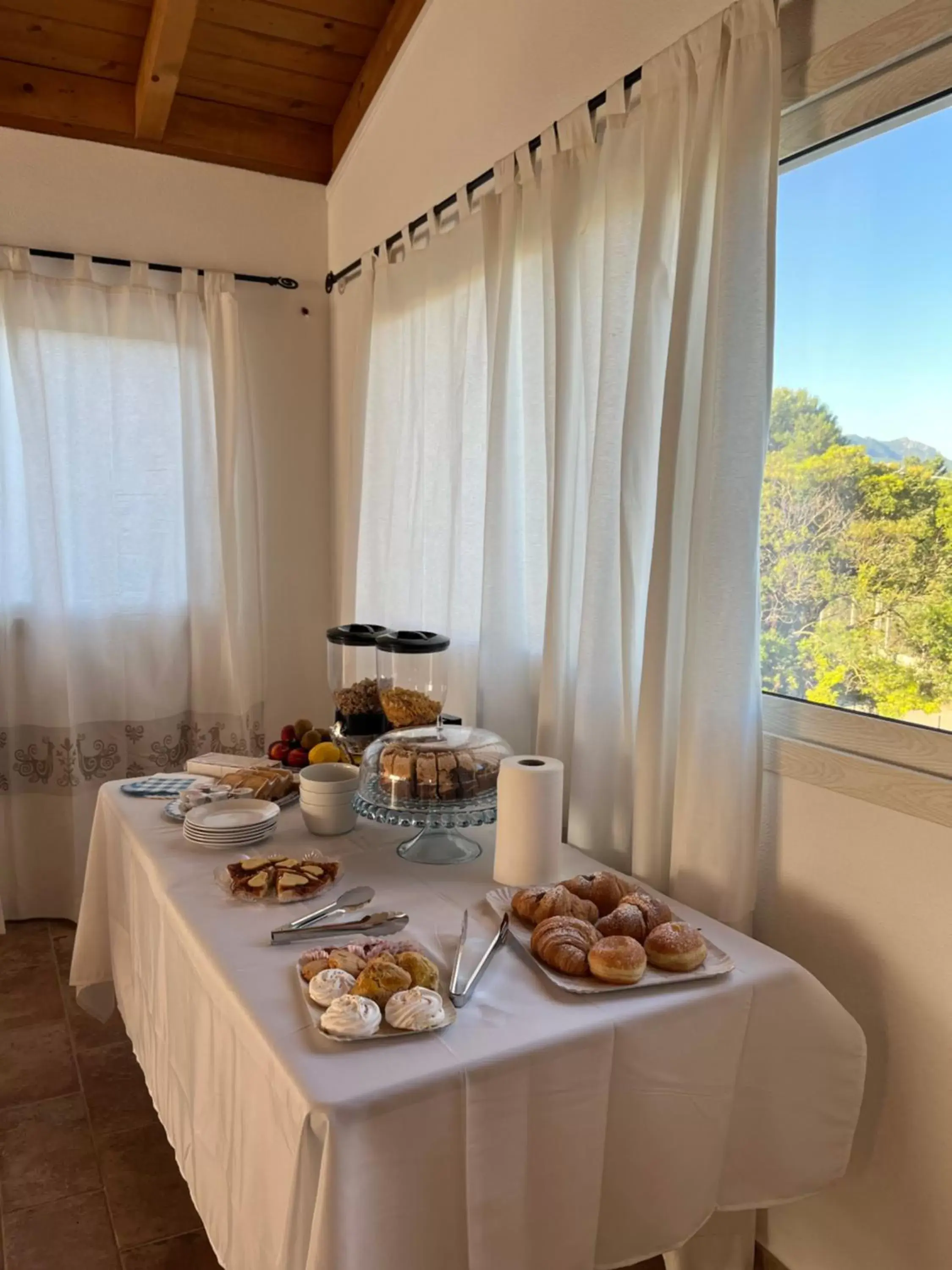 Buffet breakfast in Sa Jacca Albergo Rurale