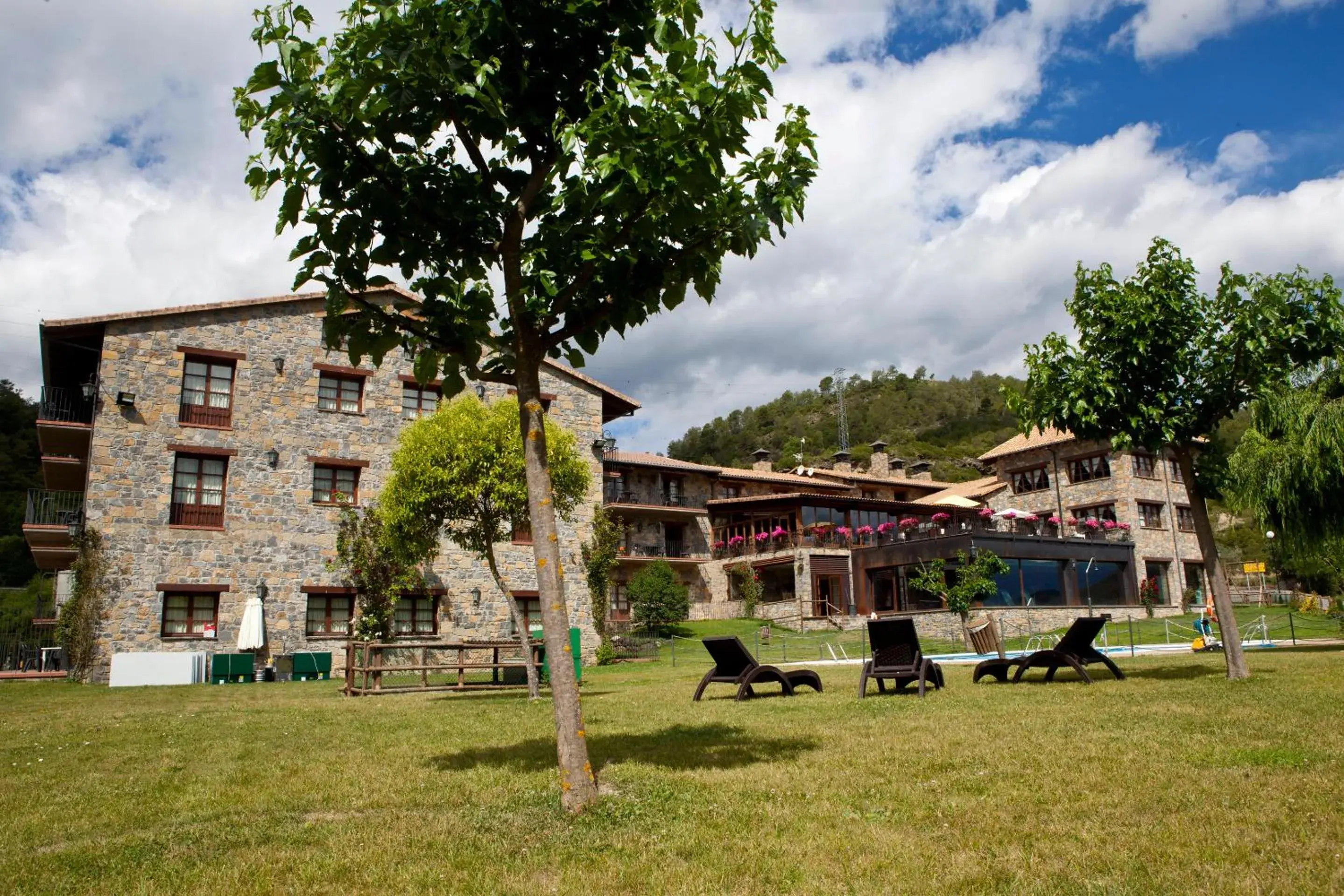 Property building, Garden in Hotel & SPA Peña Montañesa