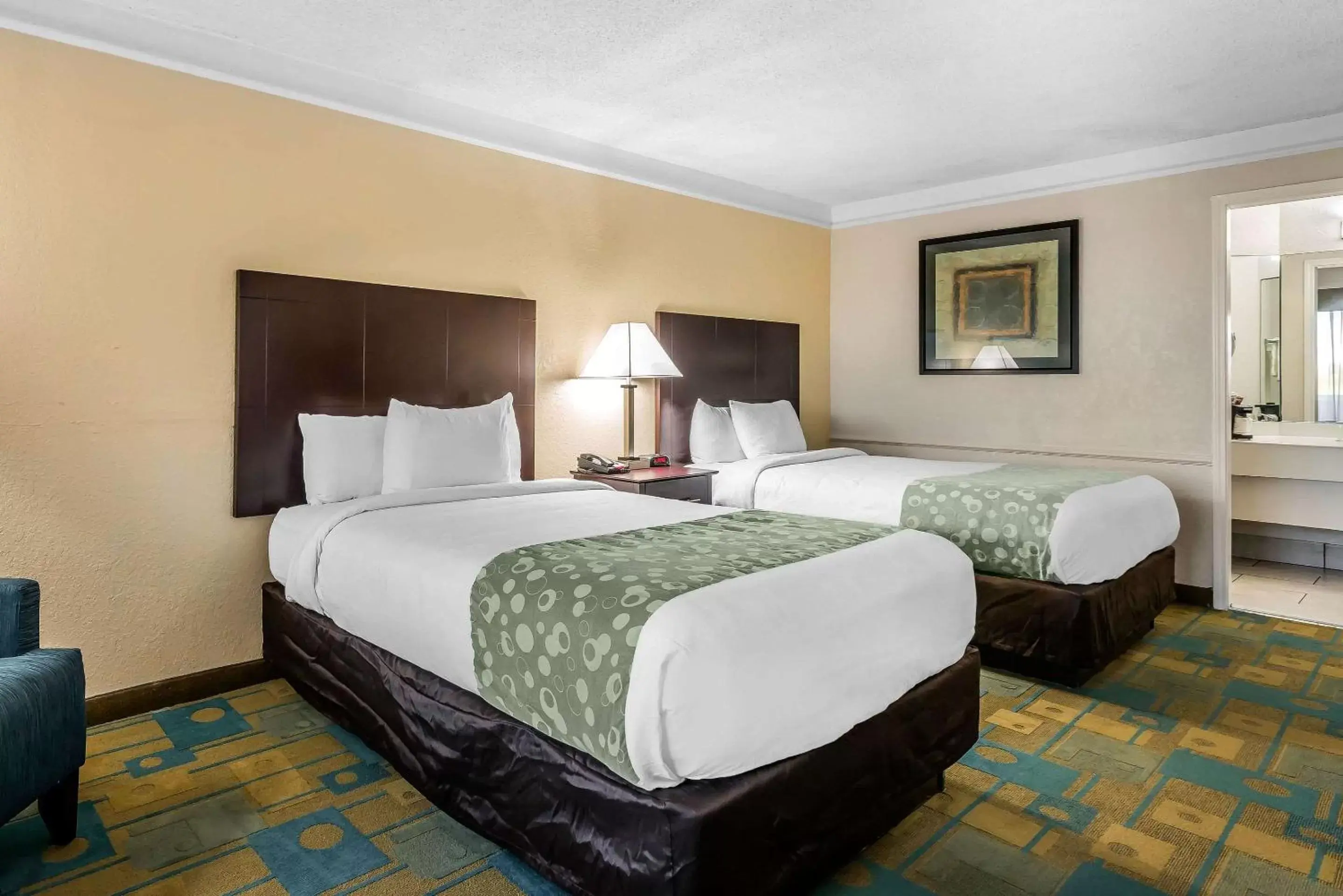 Photo of the whole room, Bed in Quality Inn At International Drive Orlando