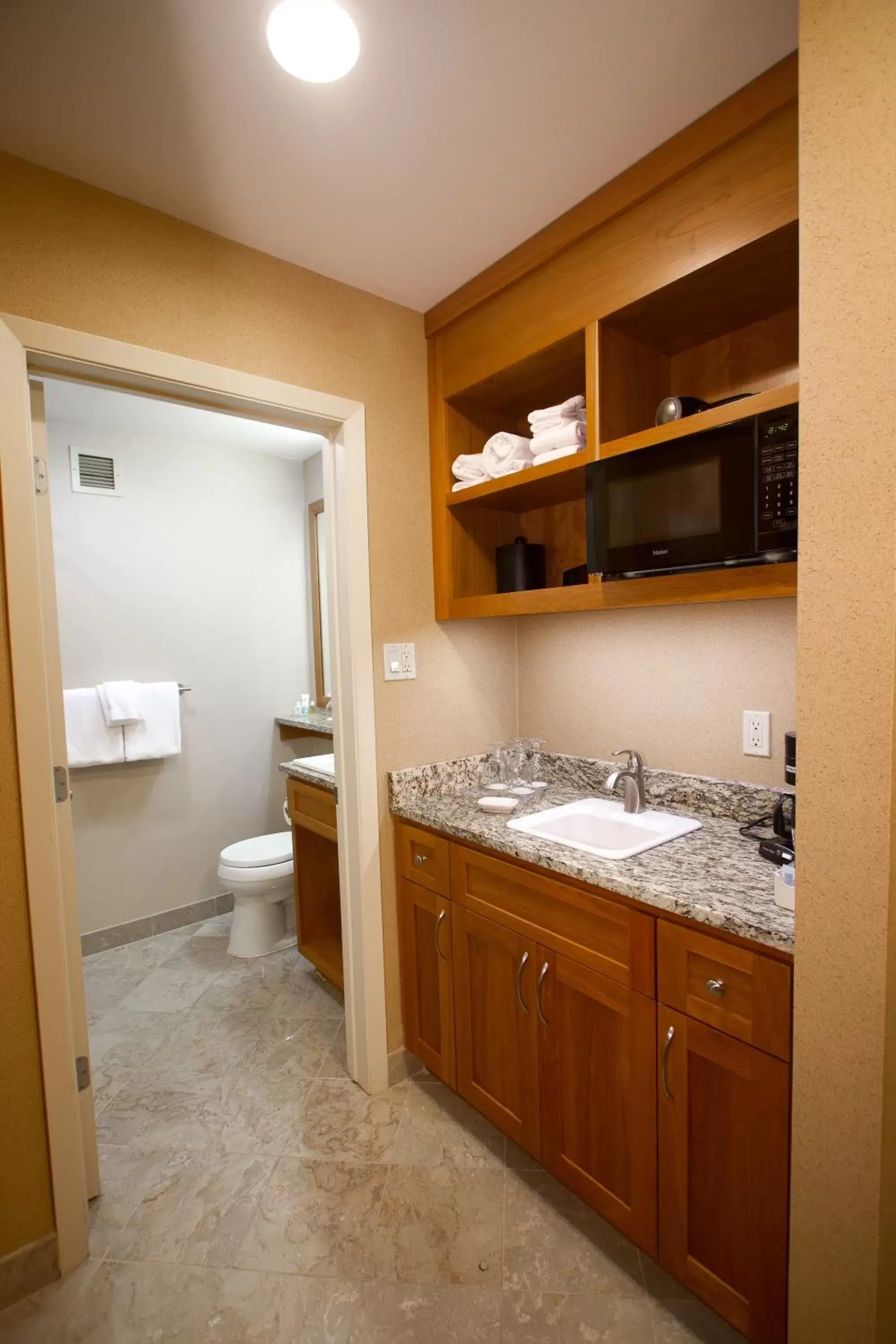 Bathroom in Mirabeau Park Hotel