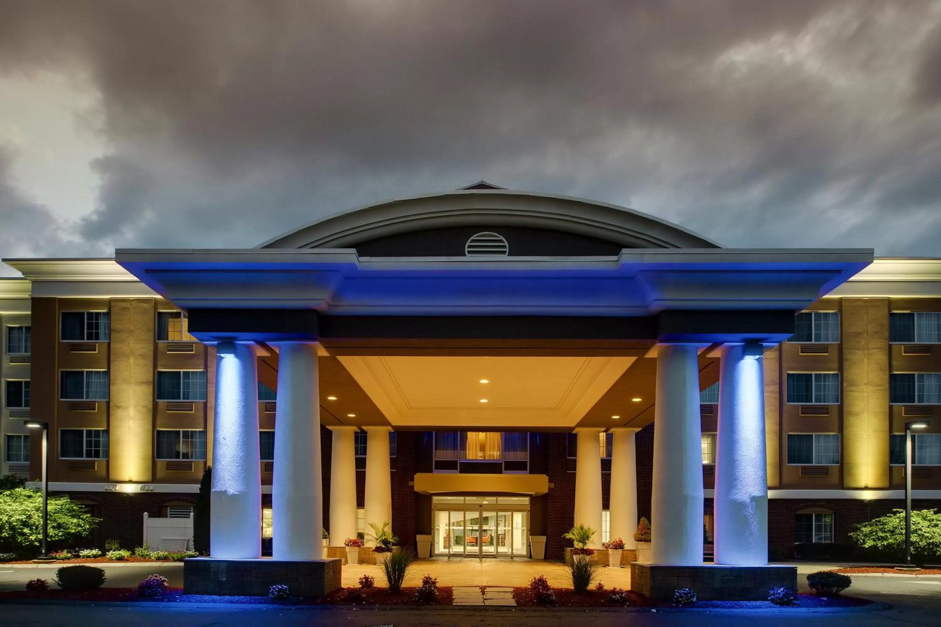 Property building in Holiday Inn Express Hotel & Suites Middleboro Raynham by IHG