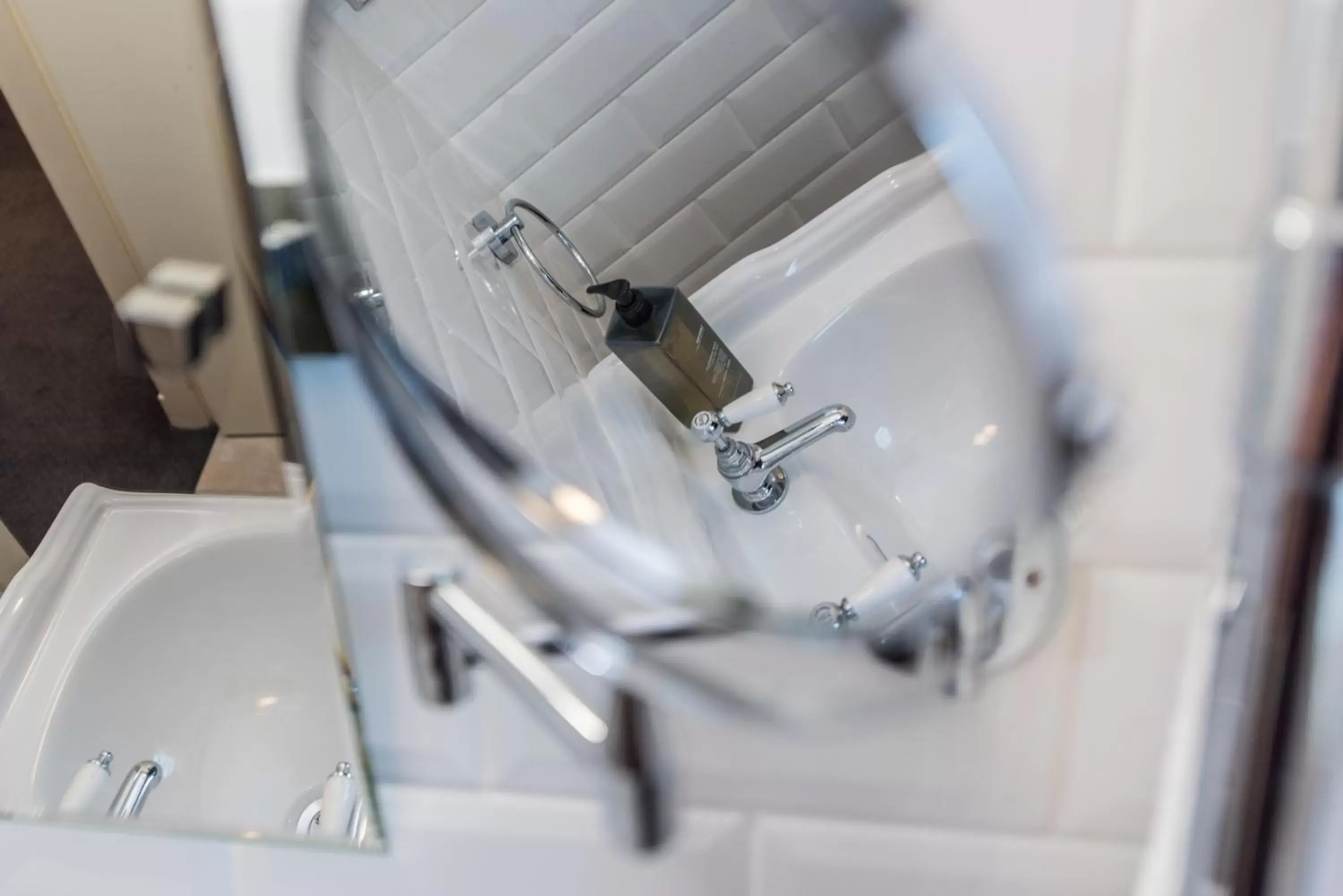 Bathroom in Alexandra Hotel Bathroom in Alexandra Hotel