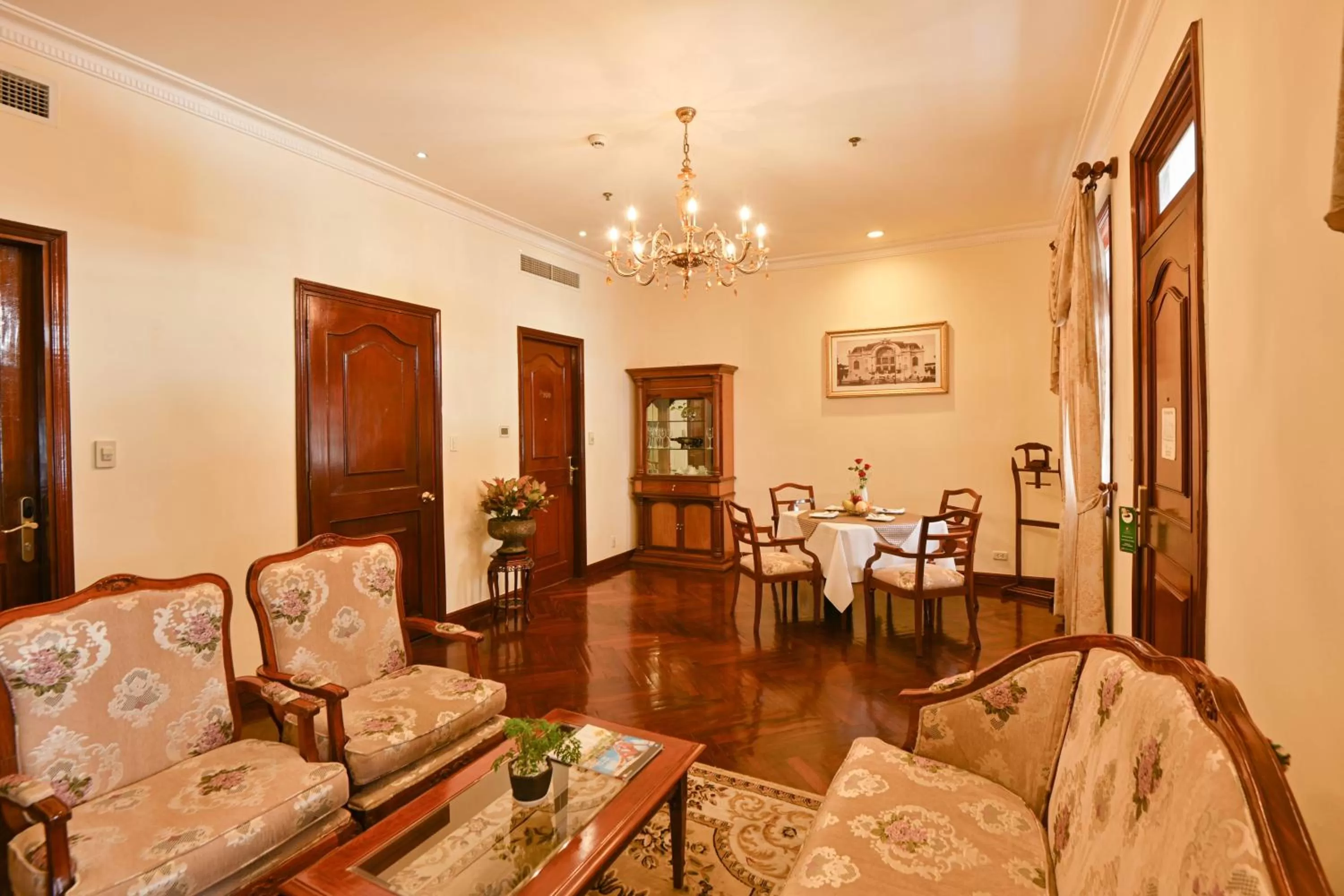 Living room in Hotel Grand Saigon