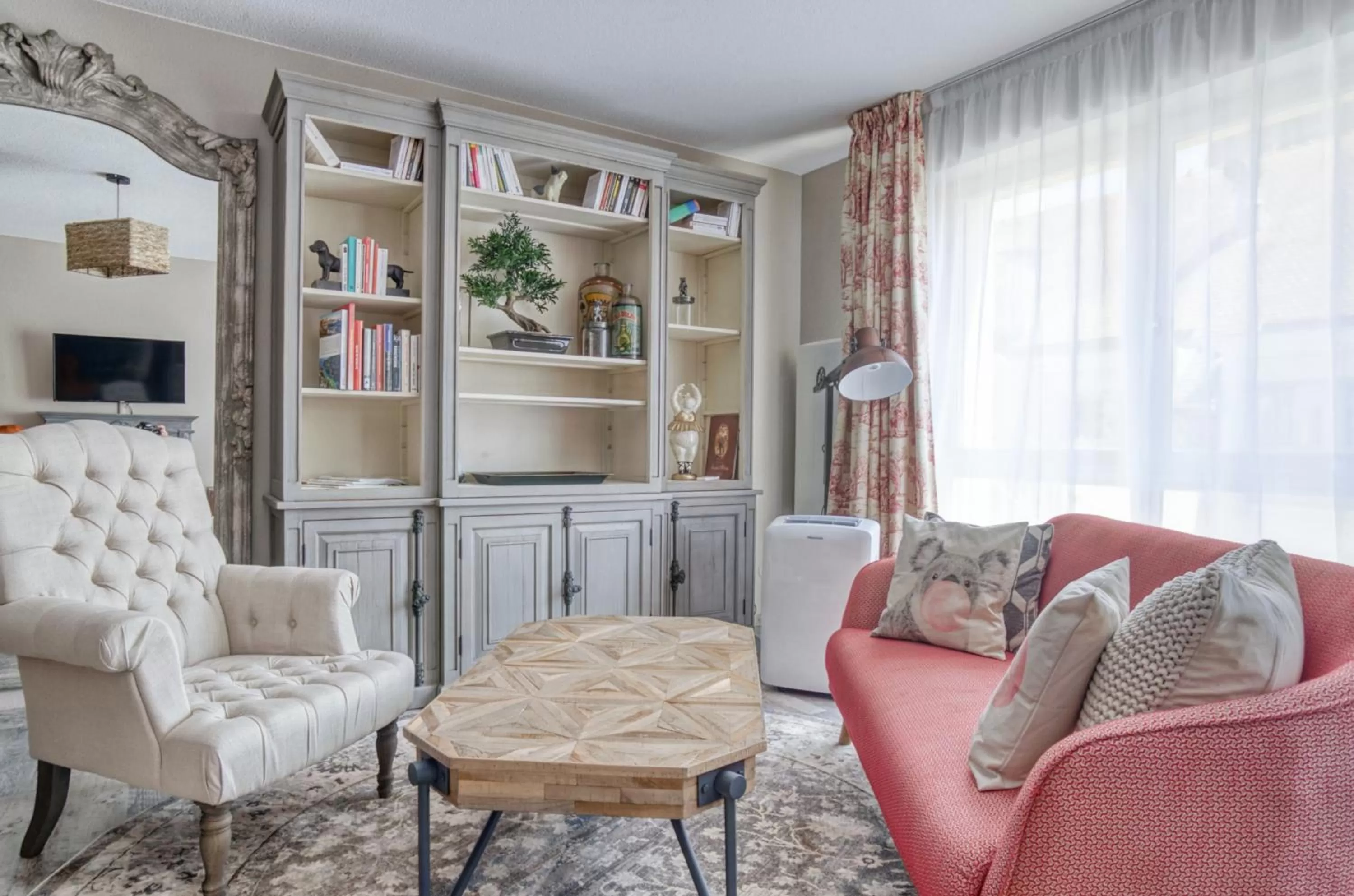 Living room in La Maison Hôtel Mulhouse Centre