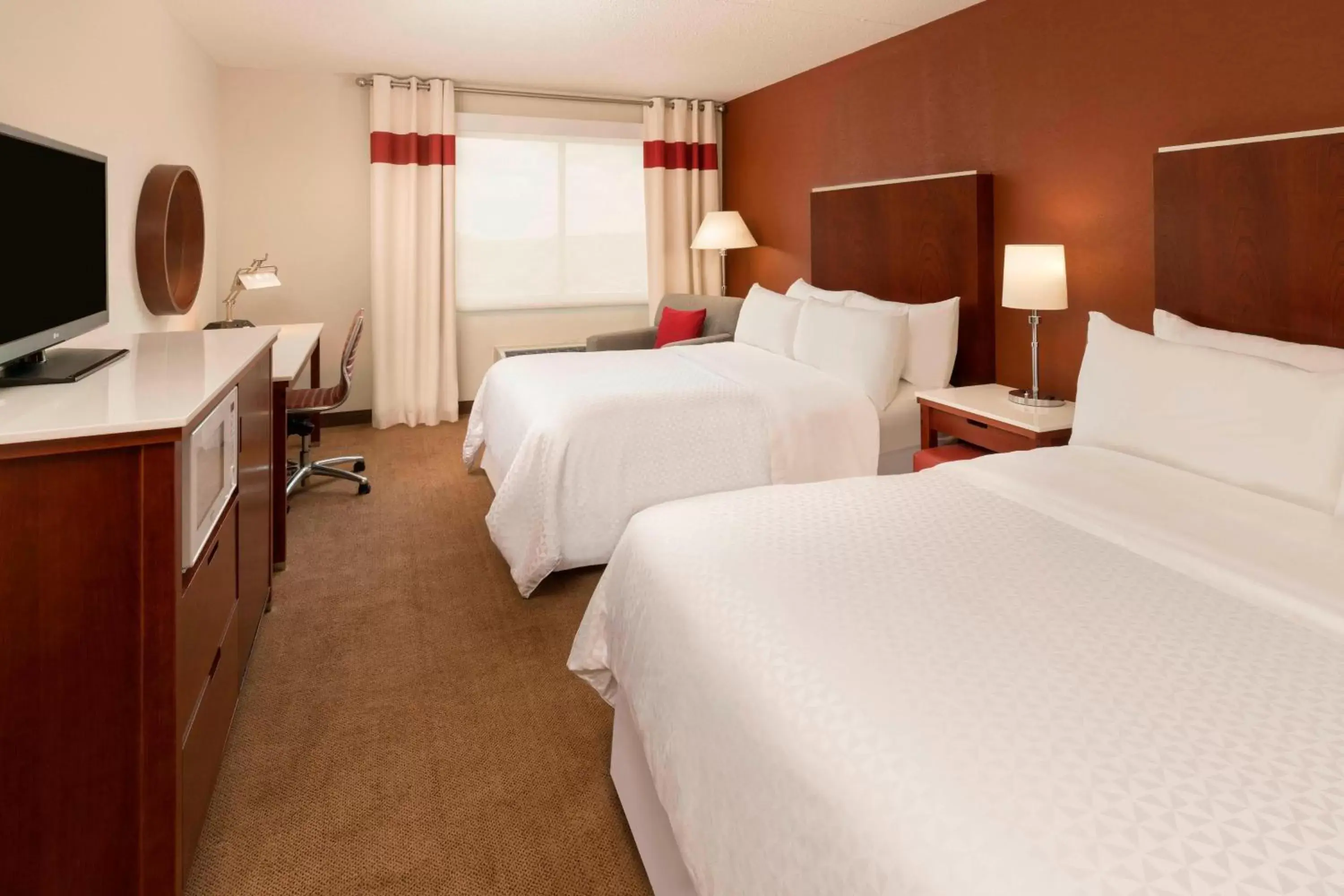 Photo of the whole room, Bed in Four Points by Sheraton Boston Logan Airport Revere