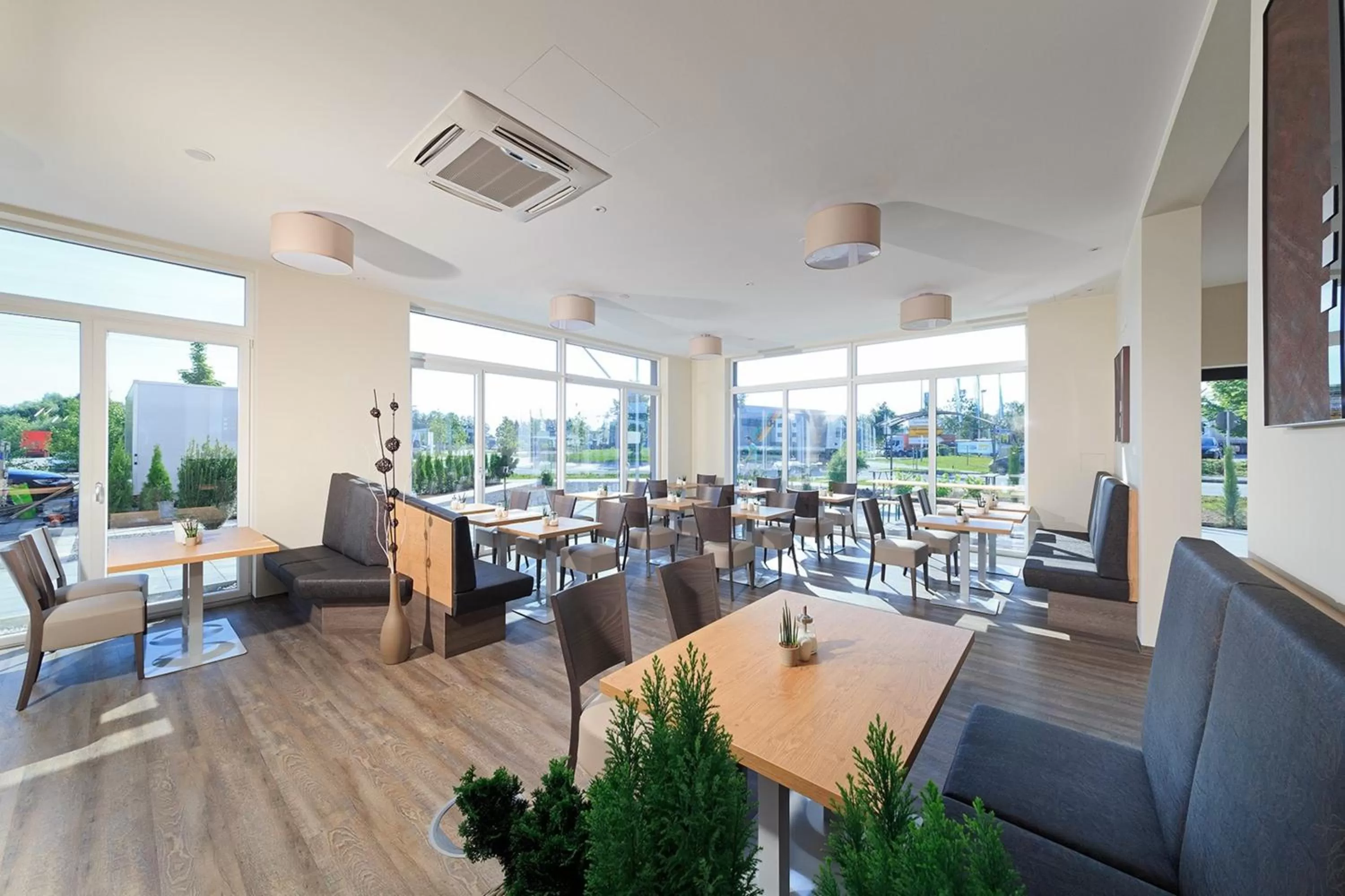 Restaurant/places to eat in Amaro Hotel