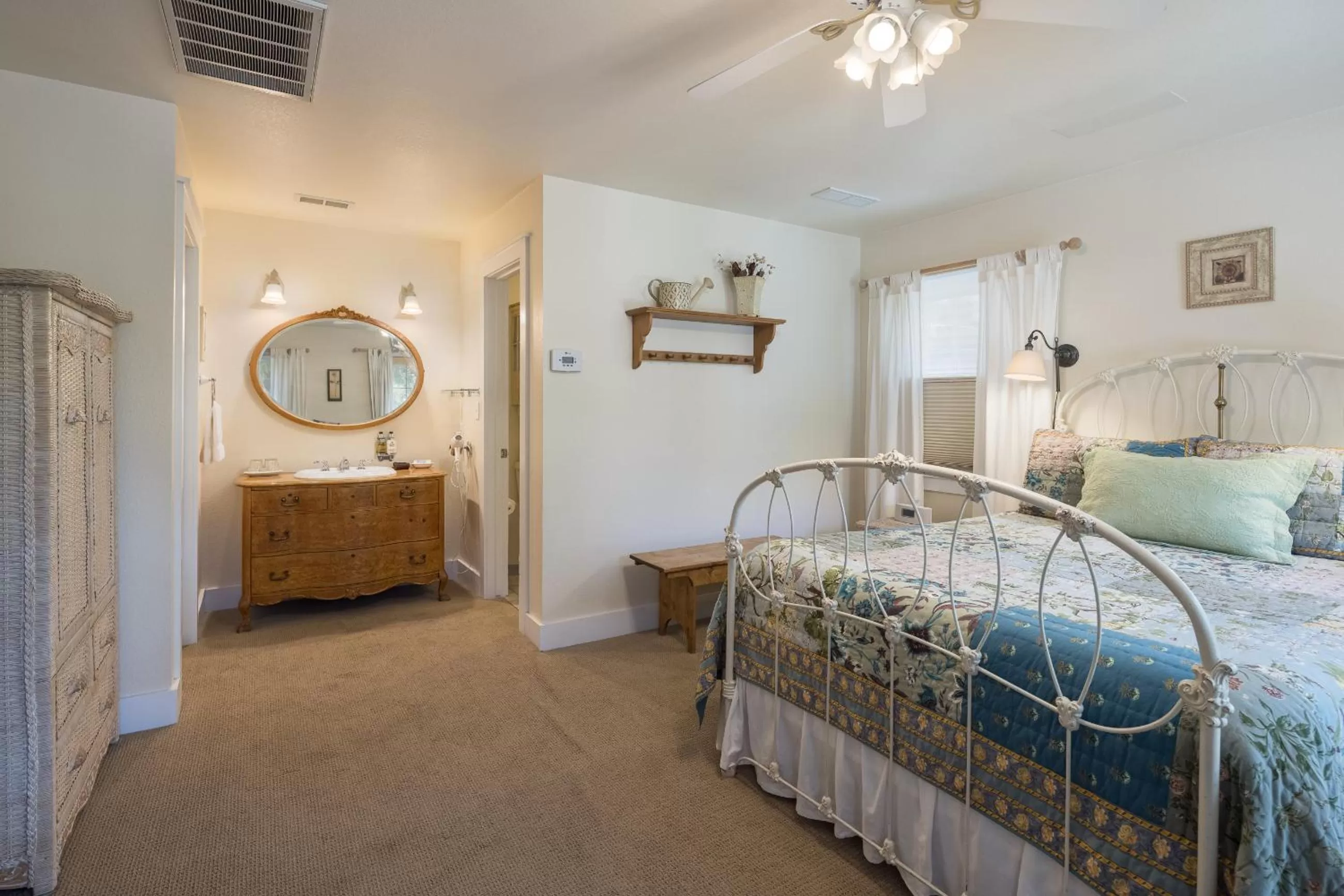 Bedroom, Bed in Sunflower Hill Inn