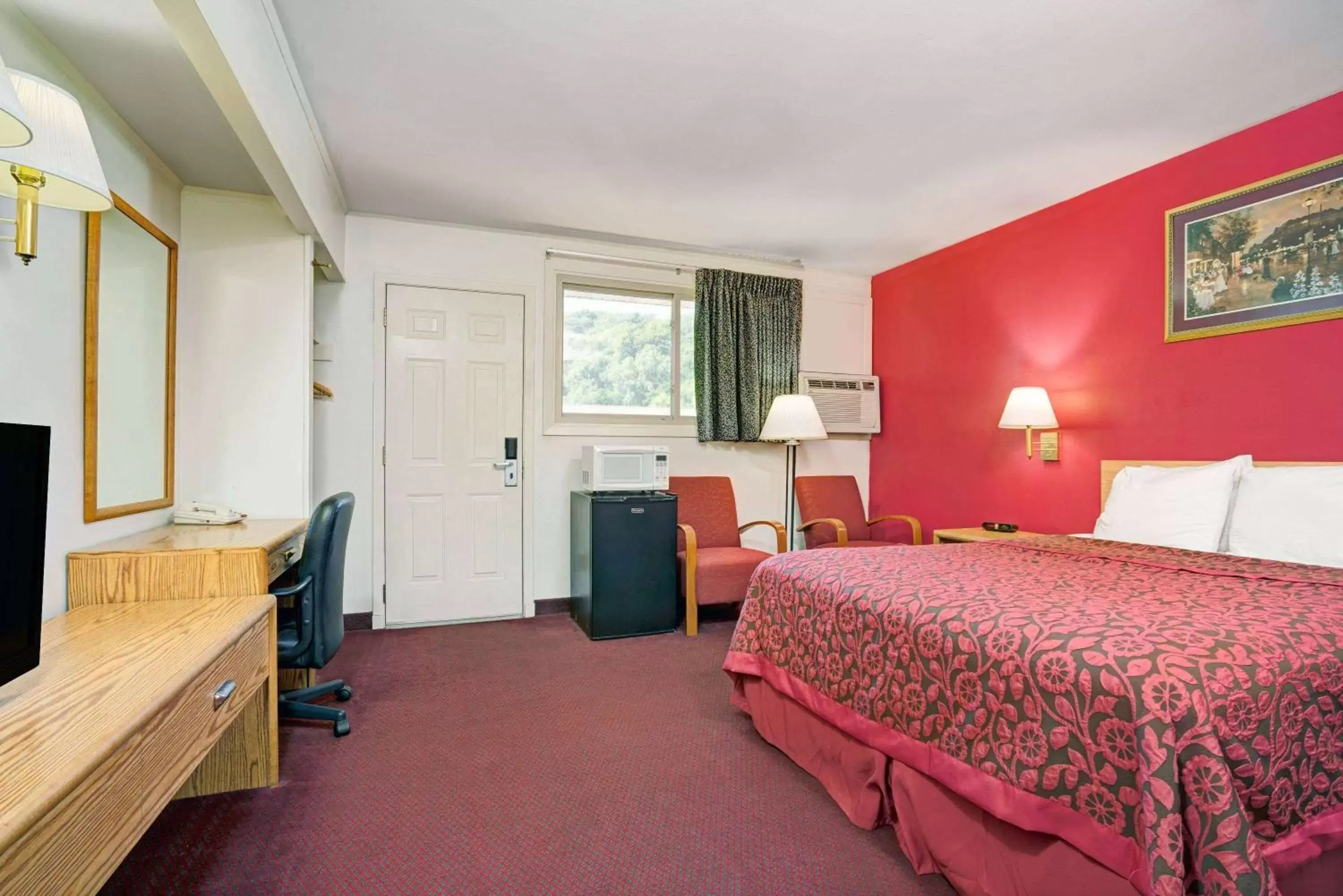 Photo of the whole room, Bed in Travelodge by Wyndham Red Wing