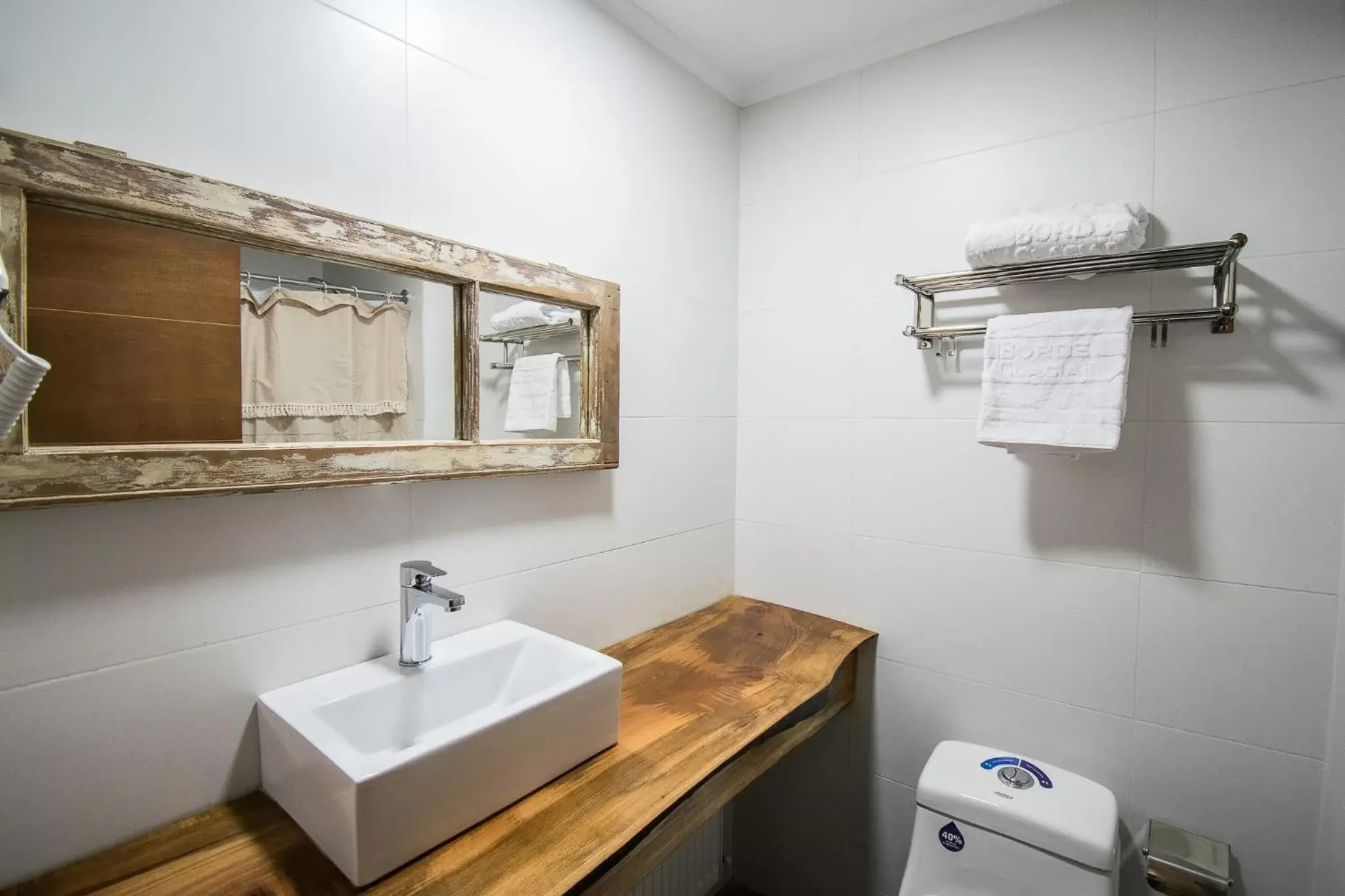 Bathroom in Best Western Patagonia