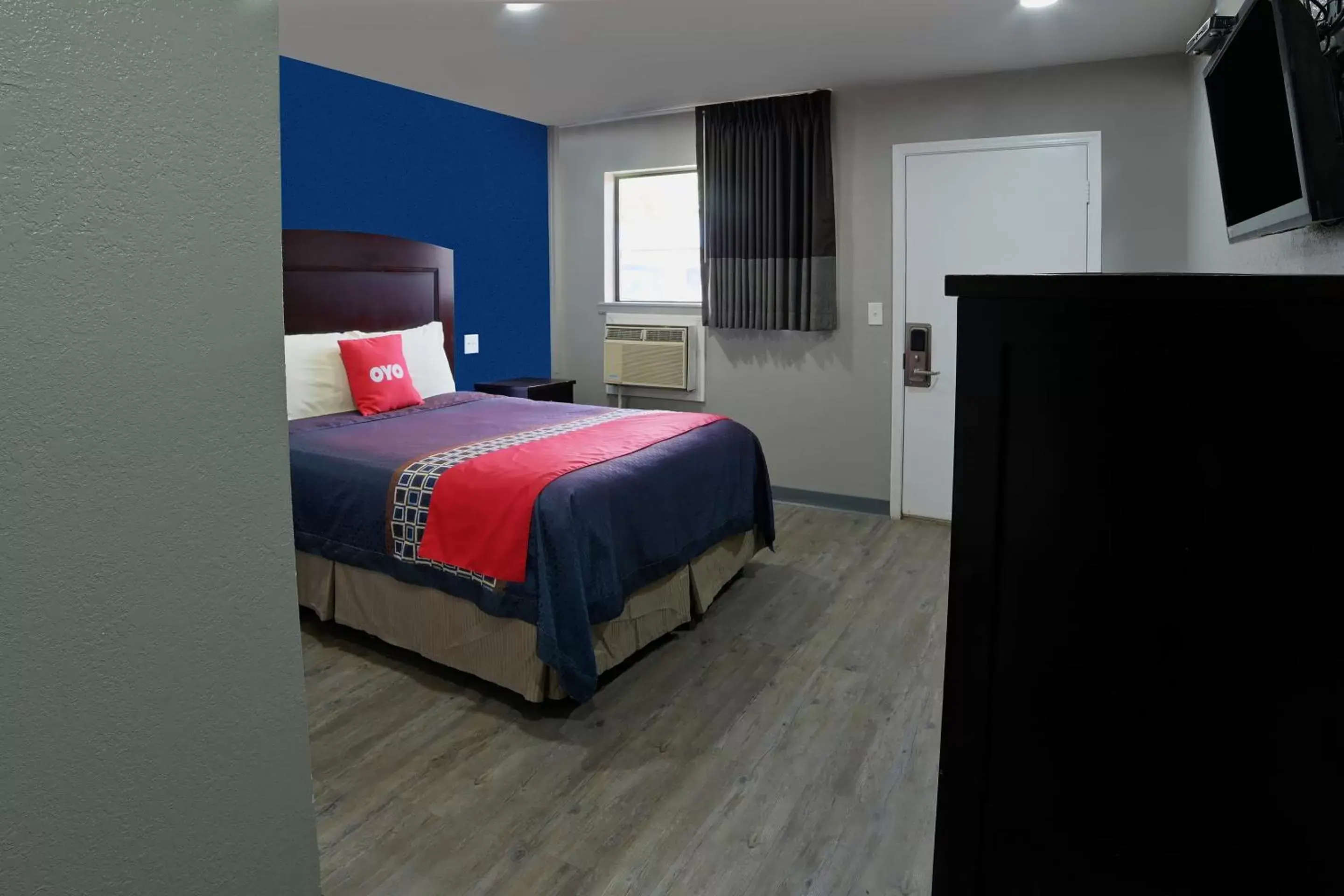Bedroom in OYO Hotel Waldron AR - Hwy 71