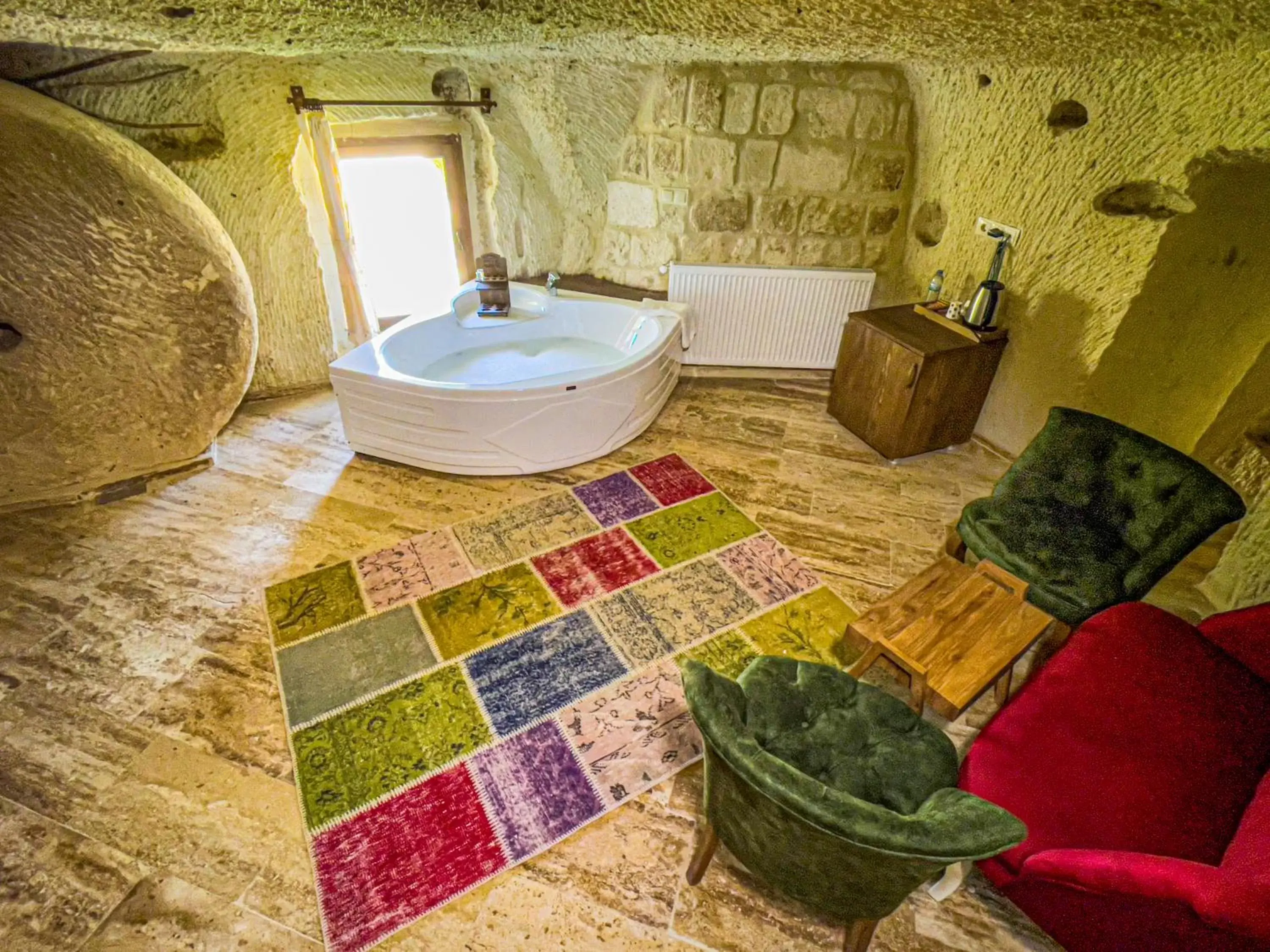 Bathroom in Heritage Cave Suites