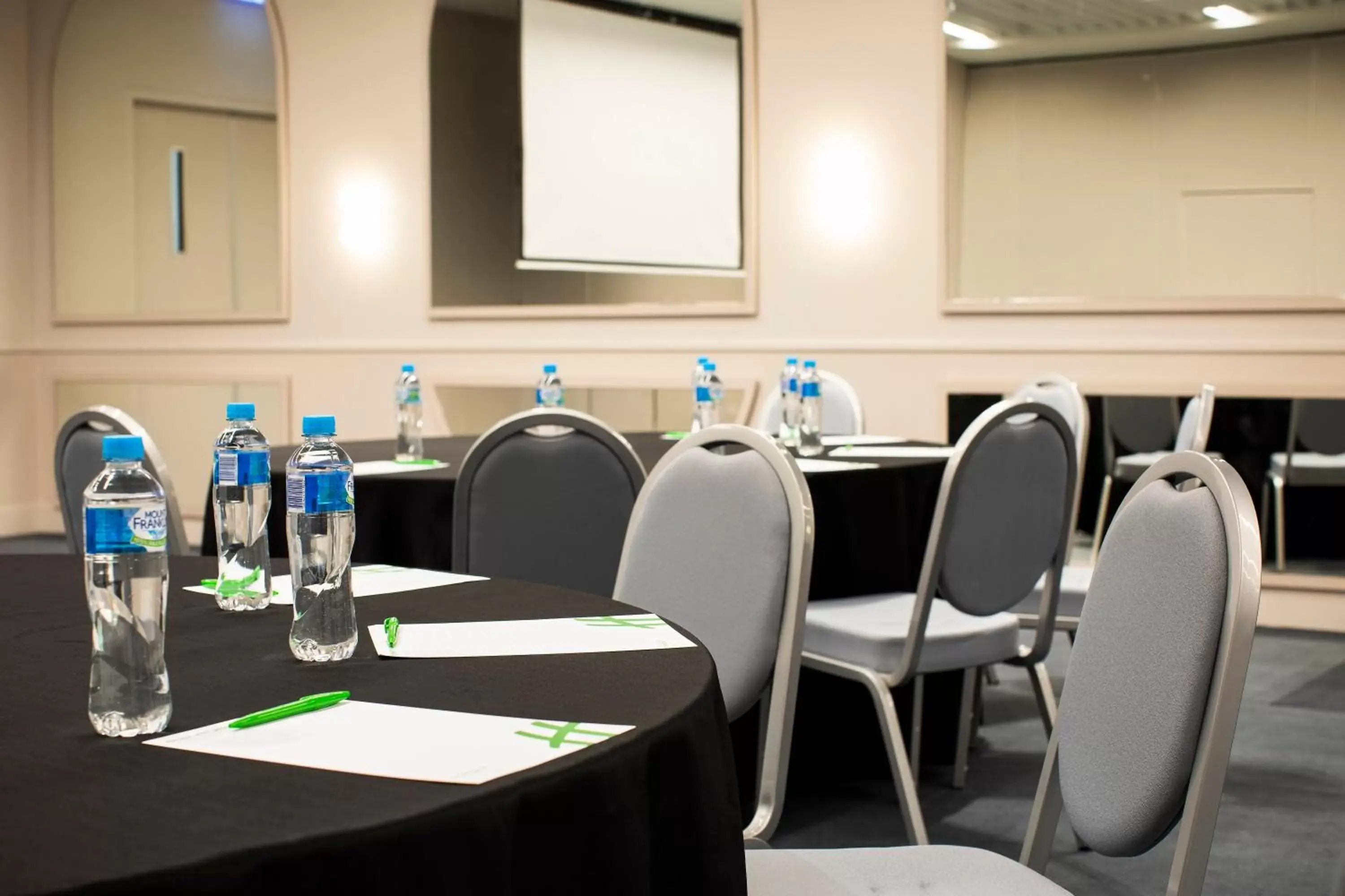Meeting/conference room, Business Area/Conference Room in Holiday Inn Werribee, an IHG Hotel