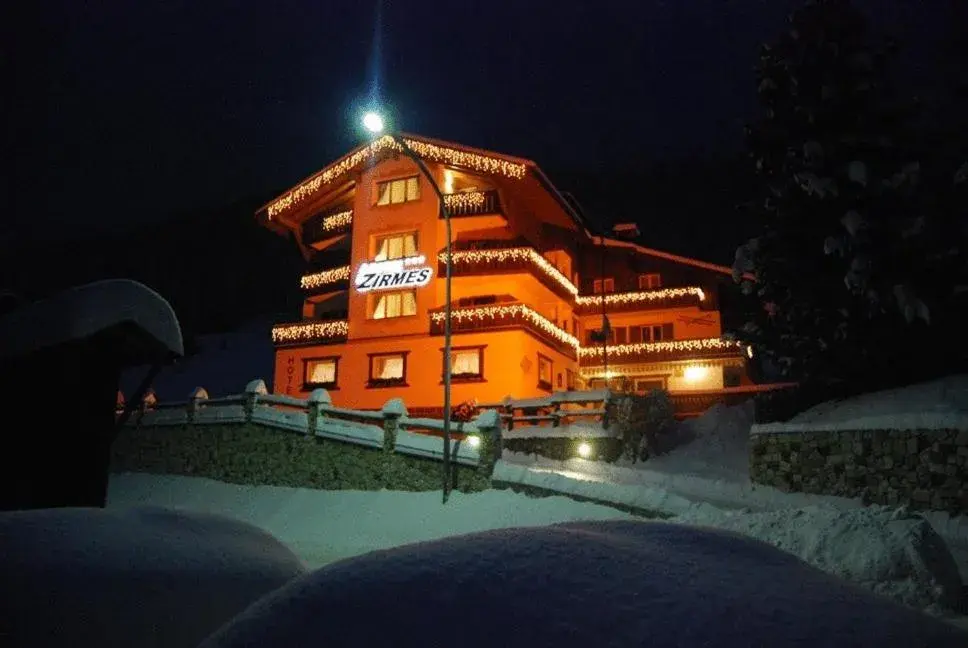 Facade/entrance, Property Building in Hotel Zirmes