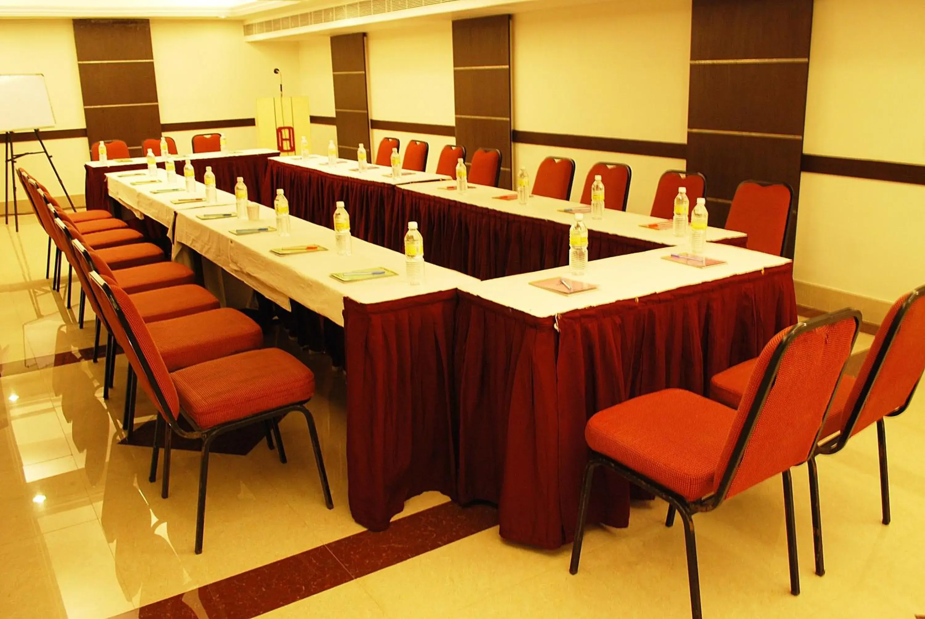 Meeting/conference room, Business Area/Conference Room in Hotel Pandian