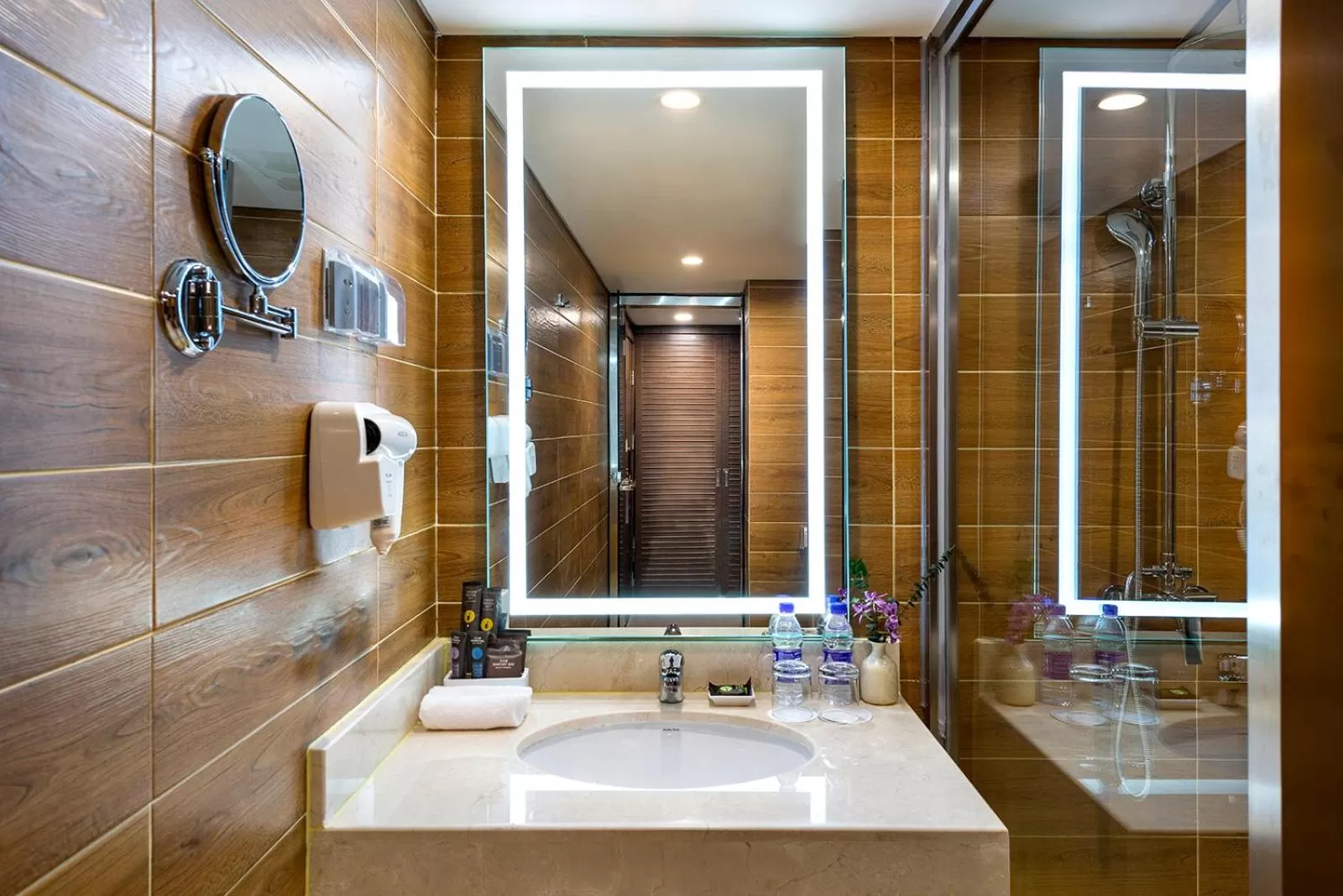 Bathroom in Peace Hotel Beijing