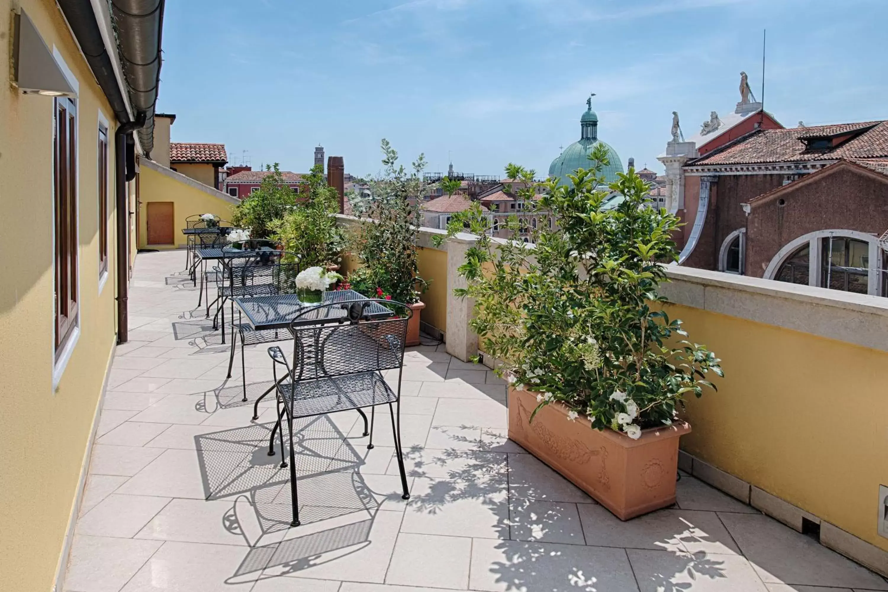 Balcony/Terrace in NH Venezia Santa Lucia