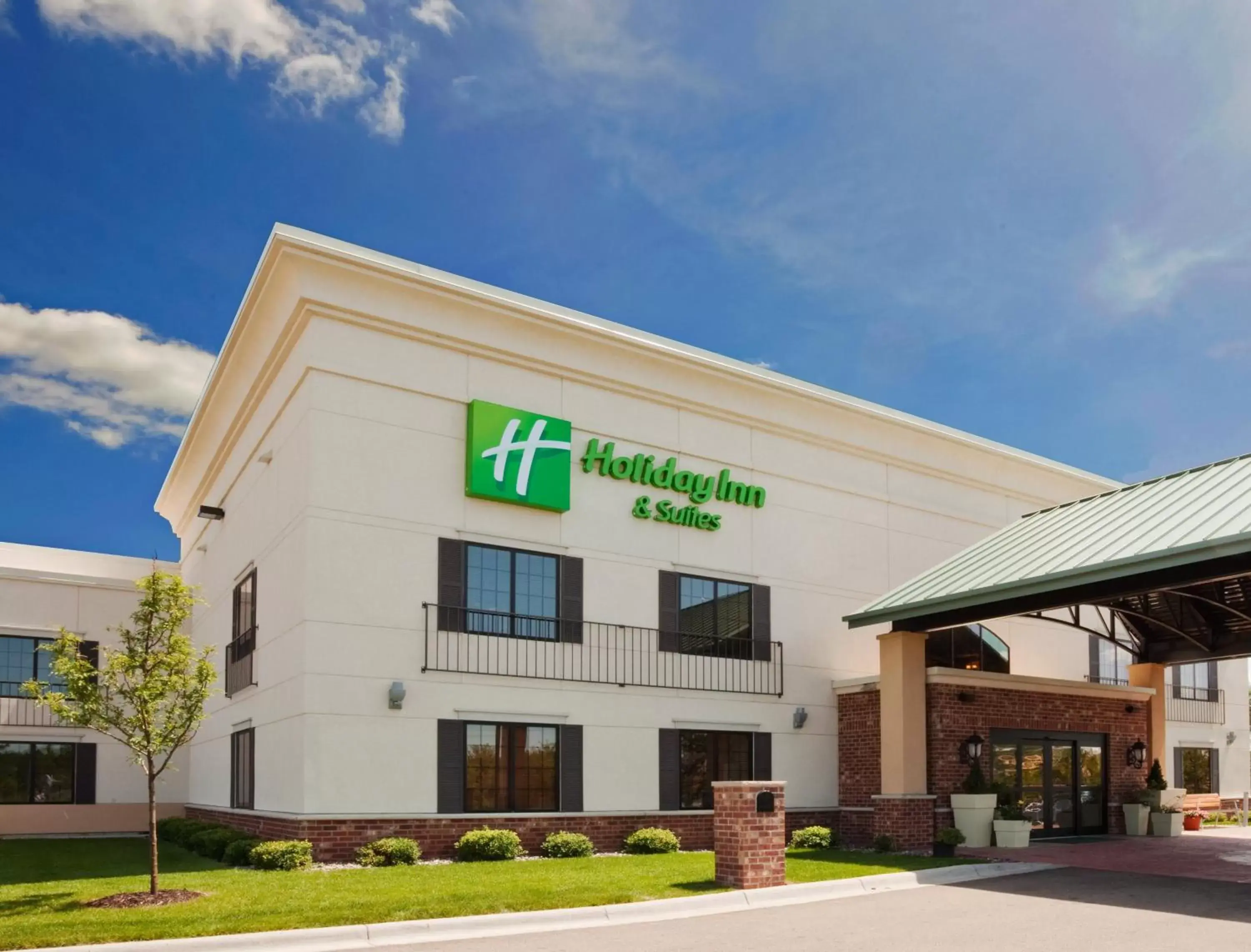 Property Building in Holiday Inn Hotel & Suites Minneapolis-Lakeville, an IHG Hotel