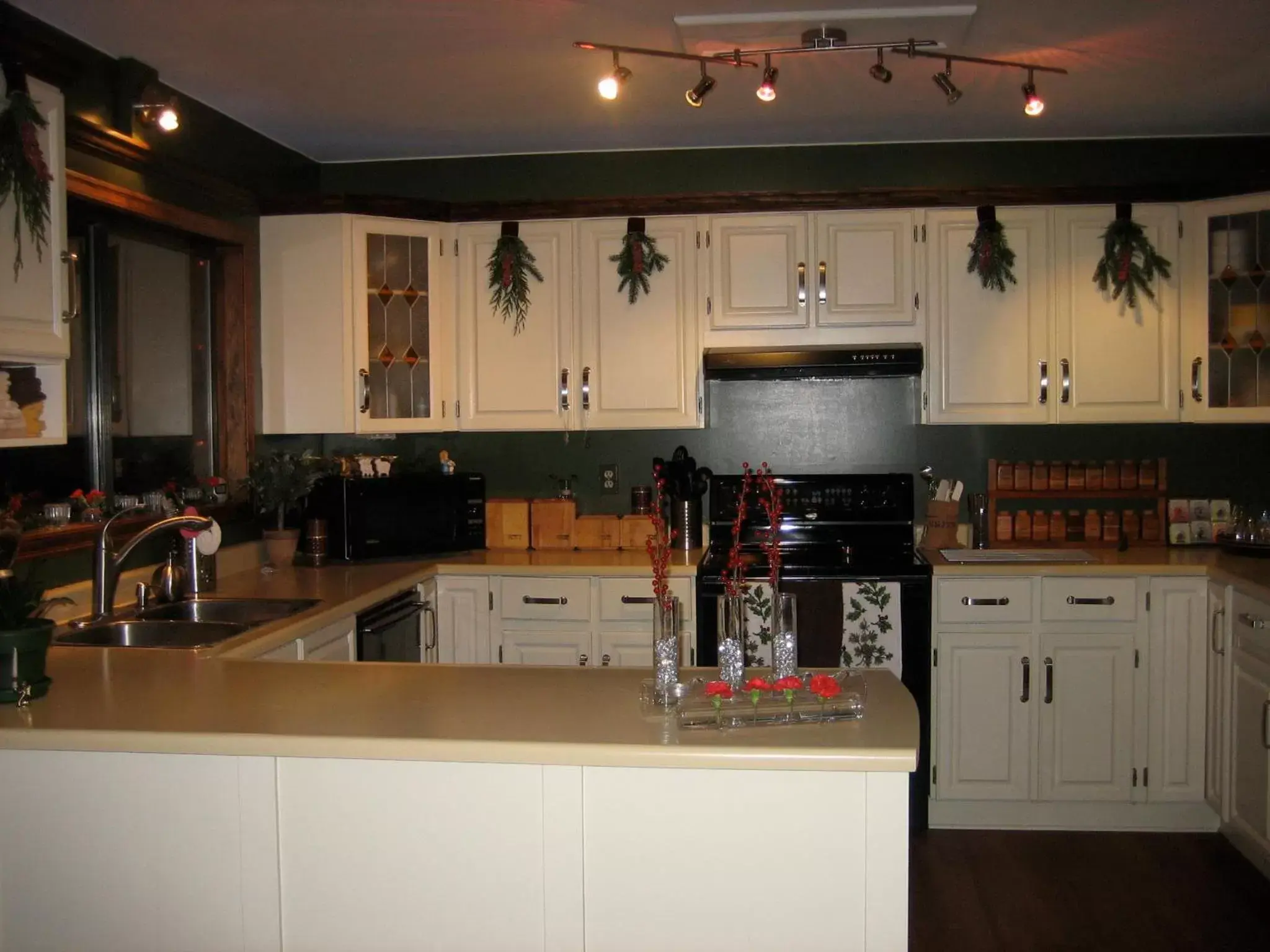 Kitchen or kitchenette, Kitchen/Kitchenette in Misty Meadows B&B