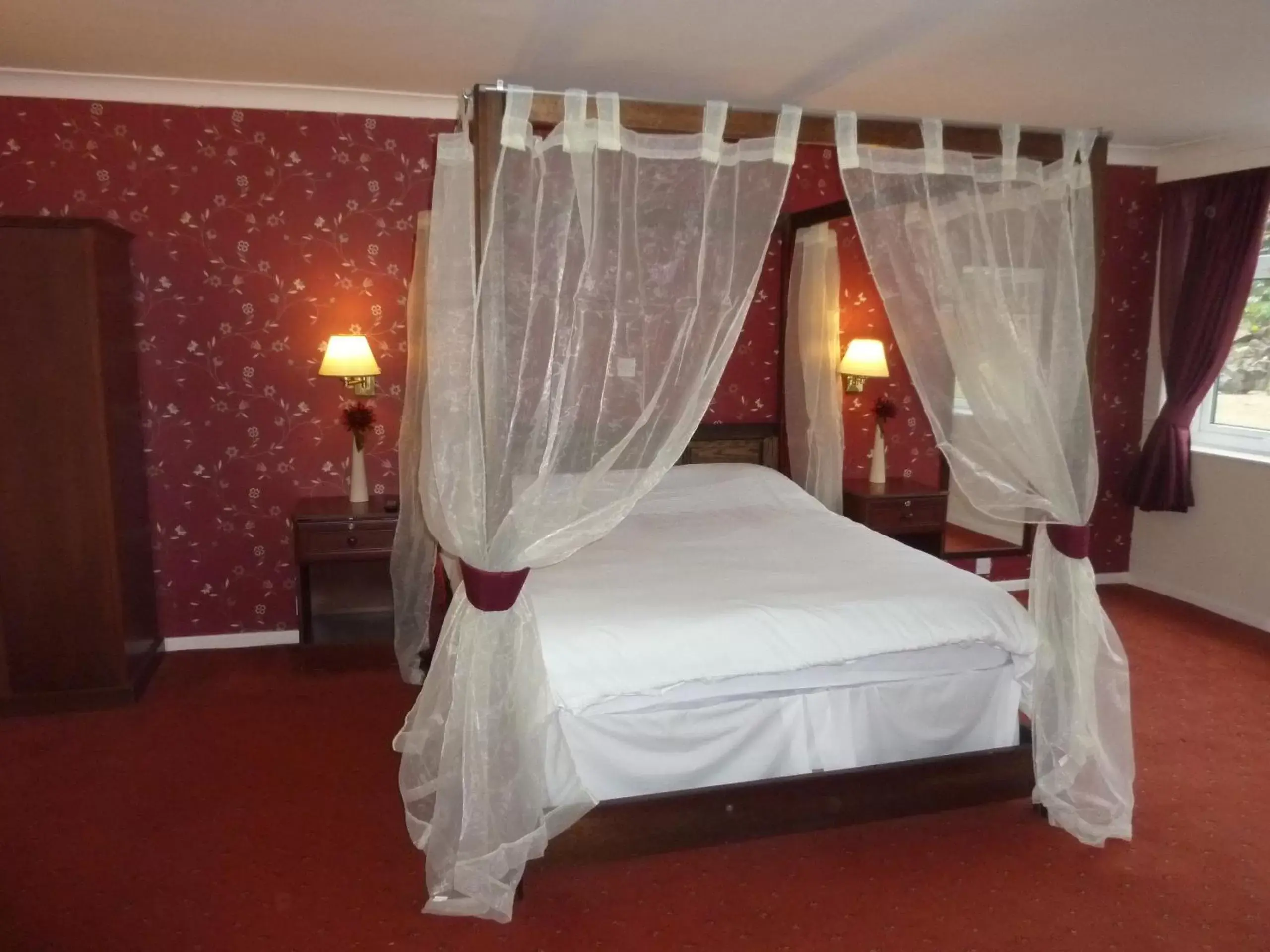 Bed in The Highfield Hotel