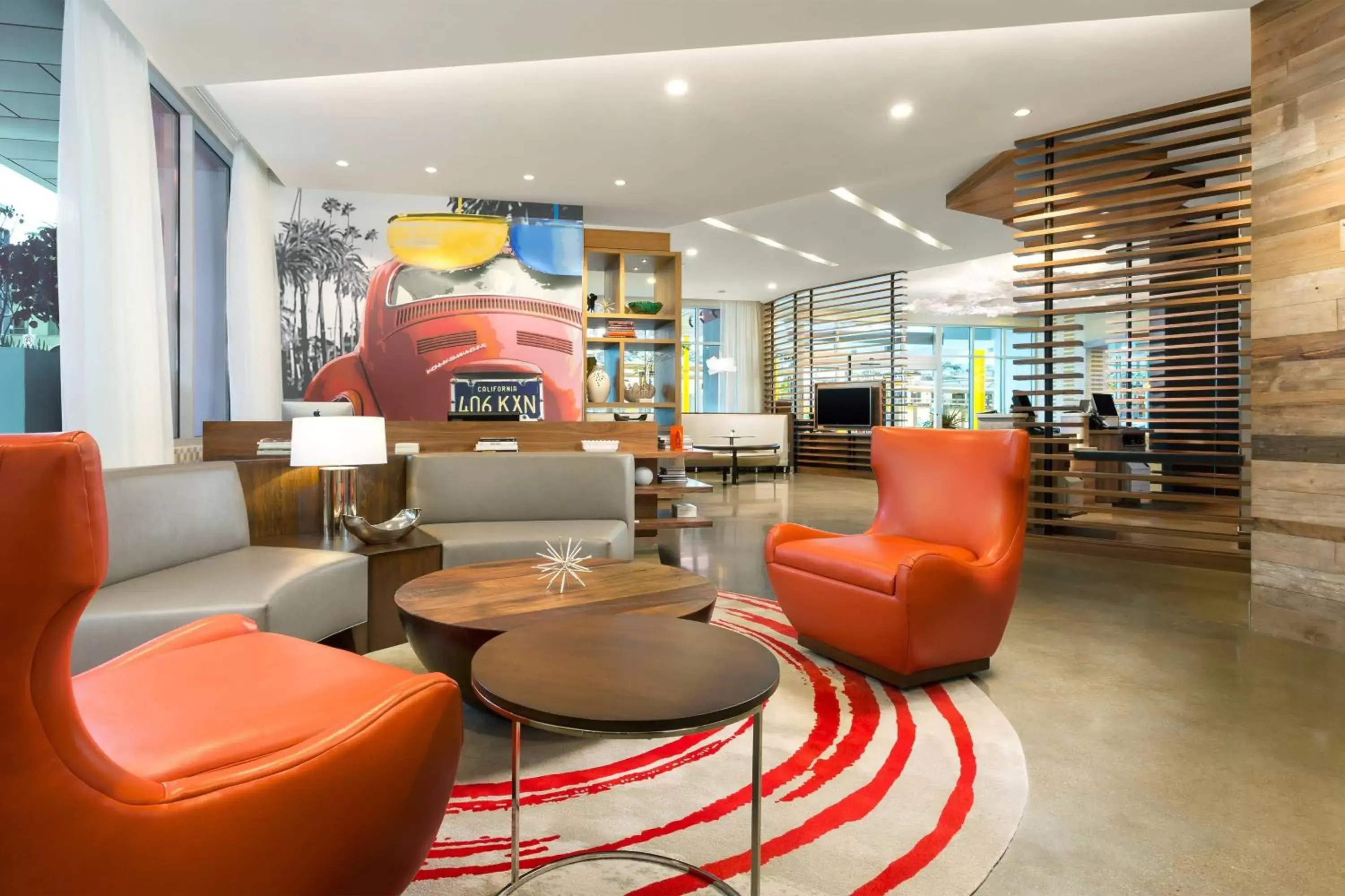 Lobby or reception, Lounge/Bar in Courtyard by Marriott Santa Monica