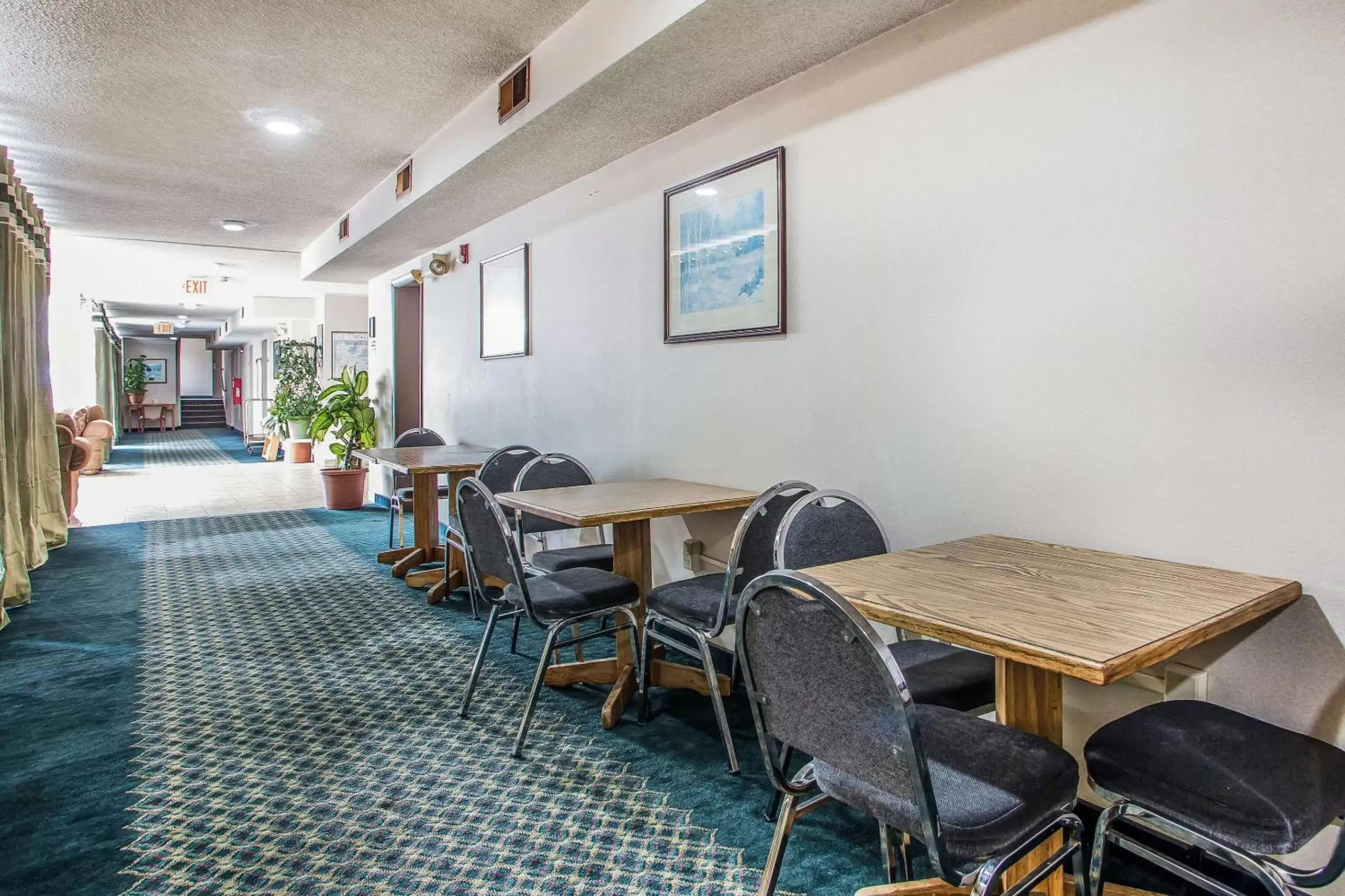 Lobby or reception in Rodeway Inn Bedford